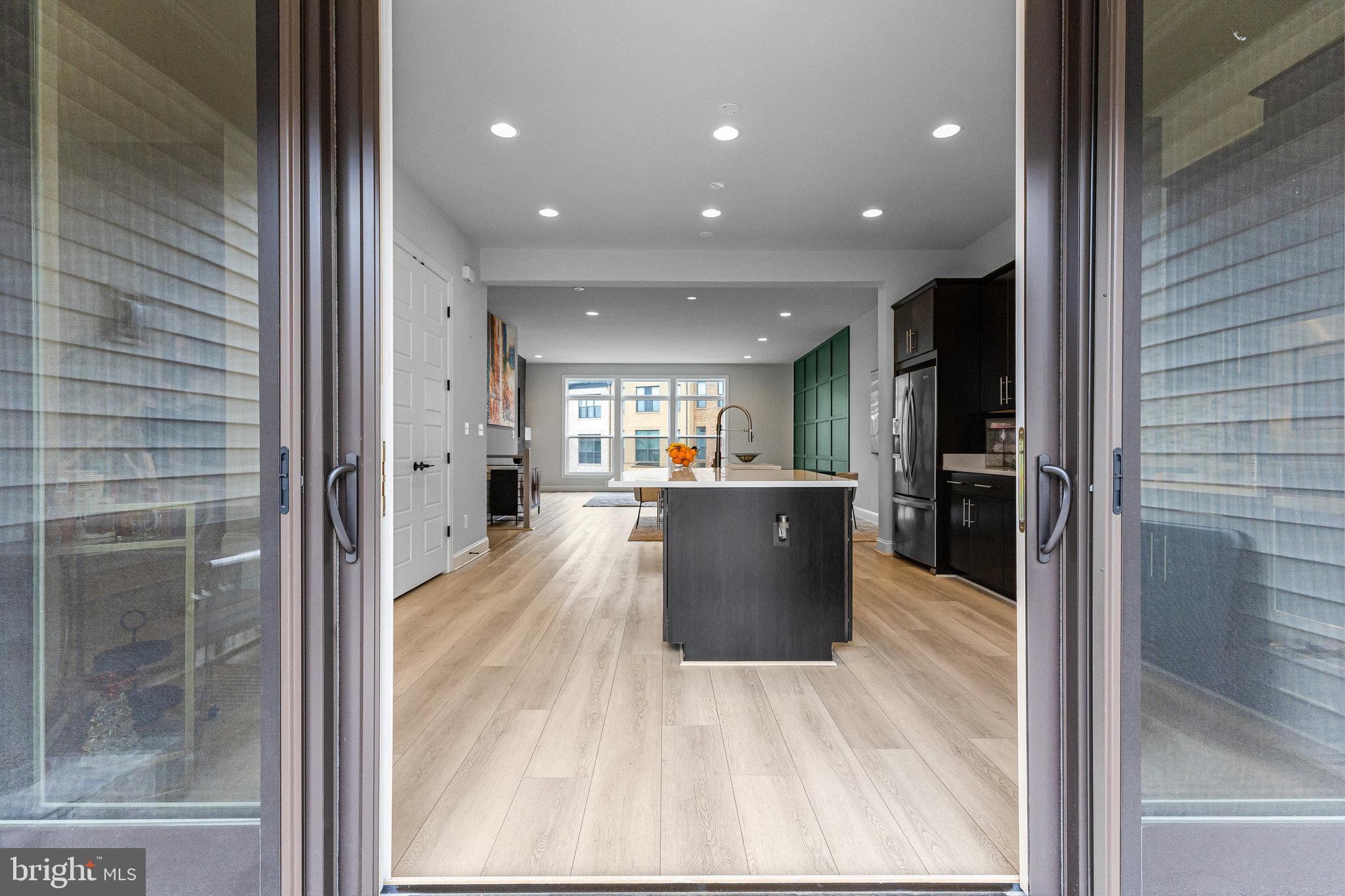 WEST OAKS CORNER - Residential