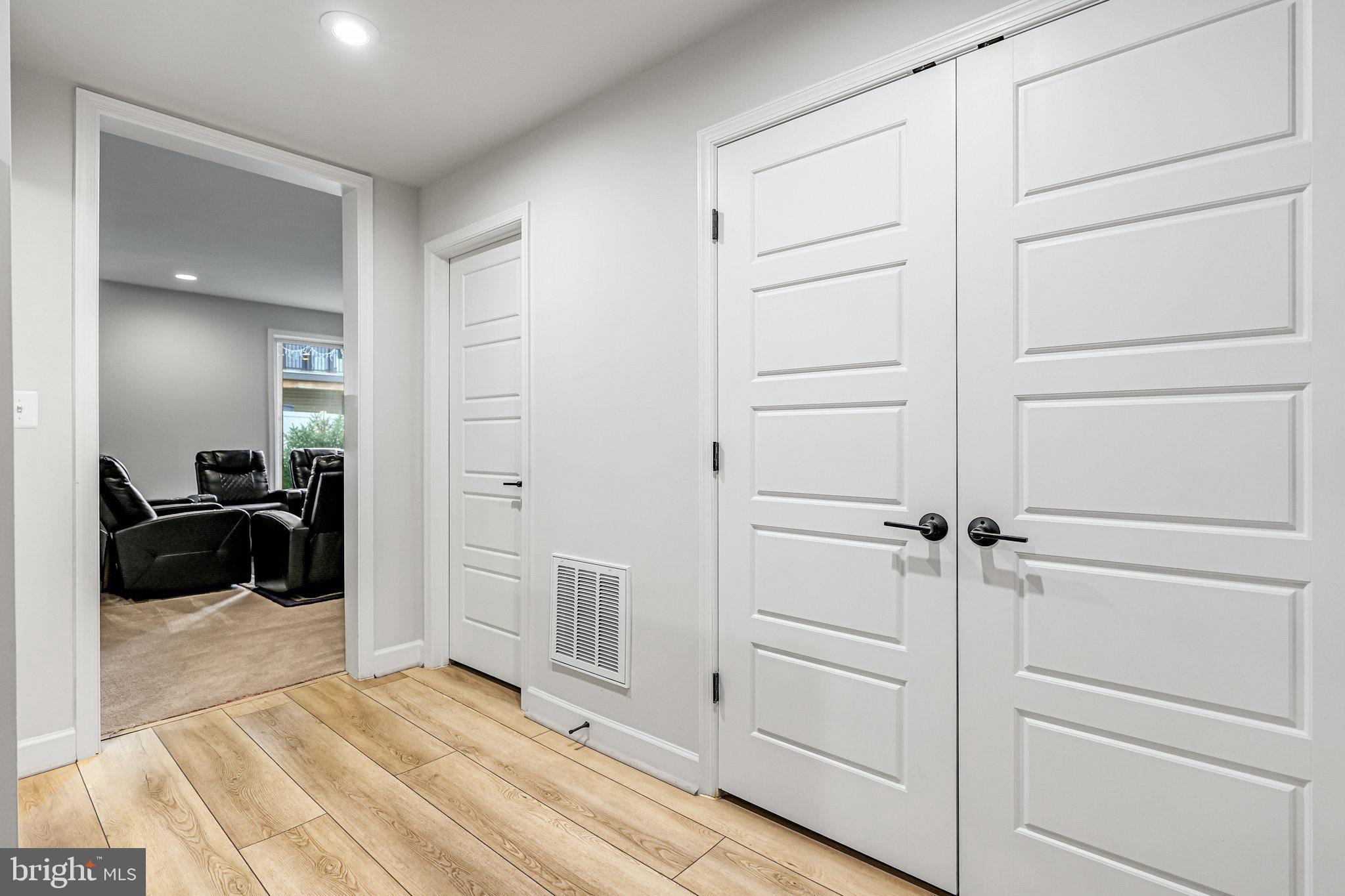 WEST OAKS CORNER - Residential