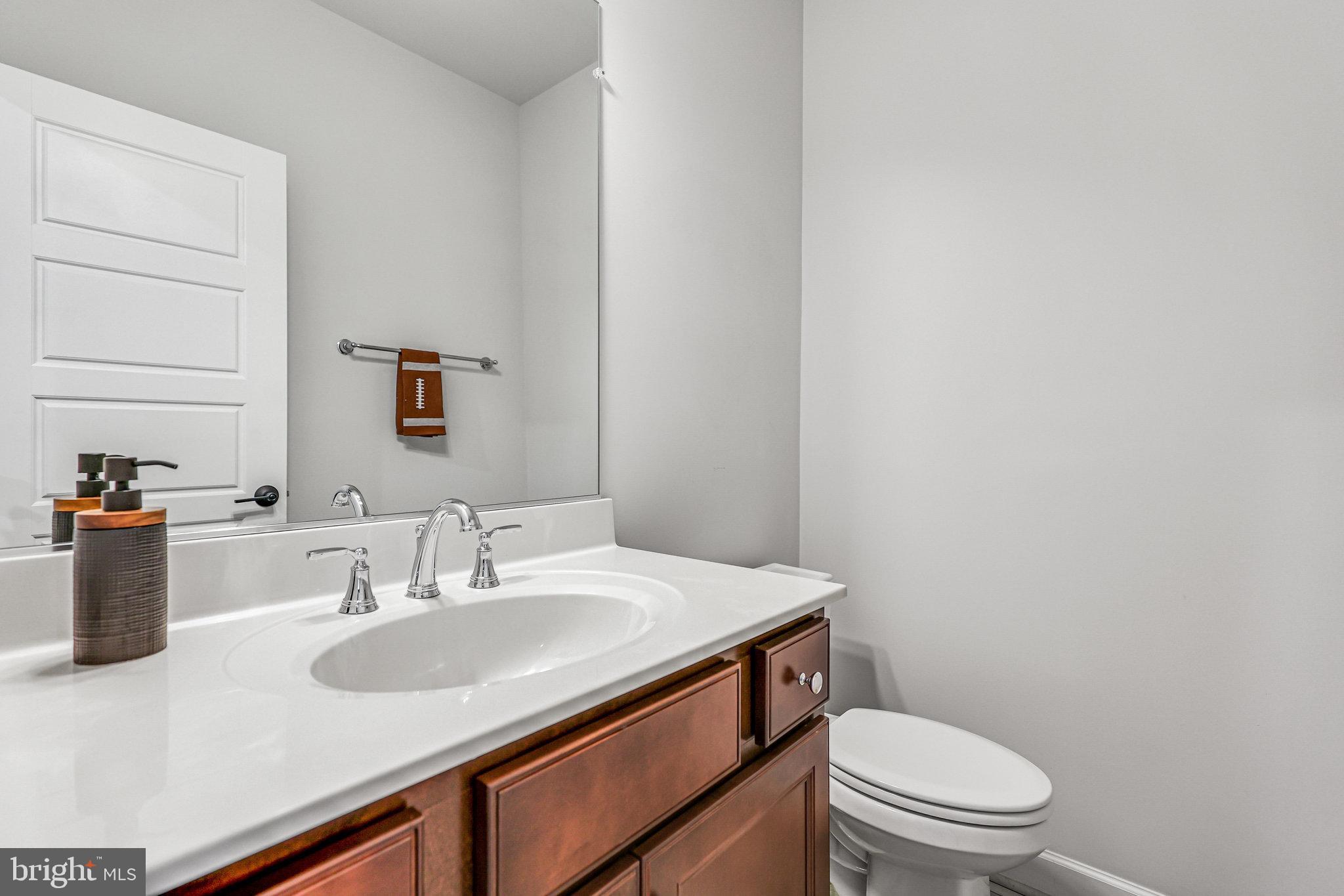 WEST OAKS CORNER - Residential