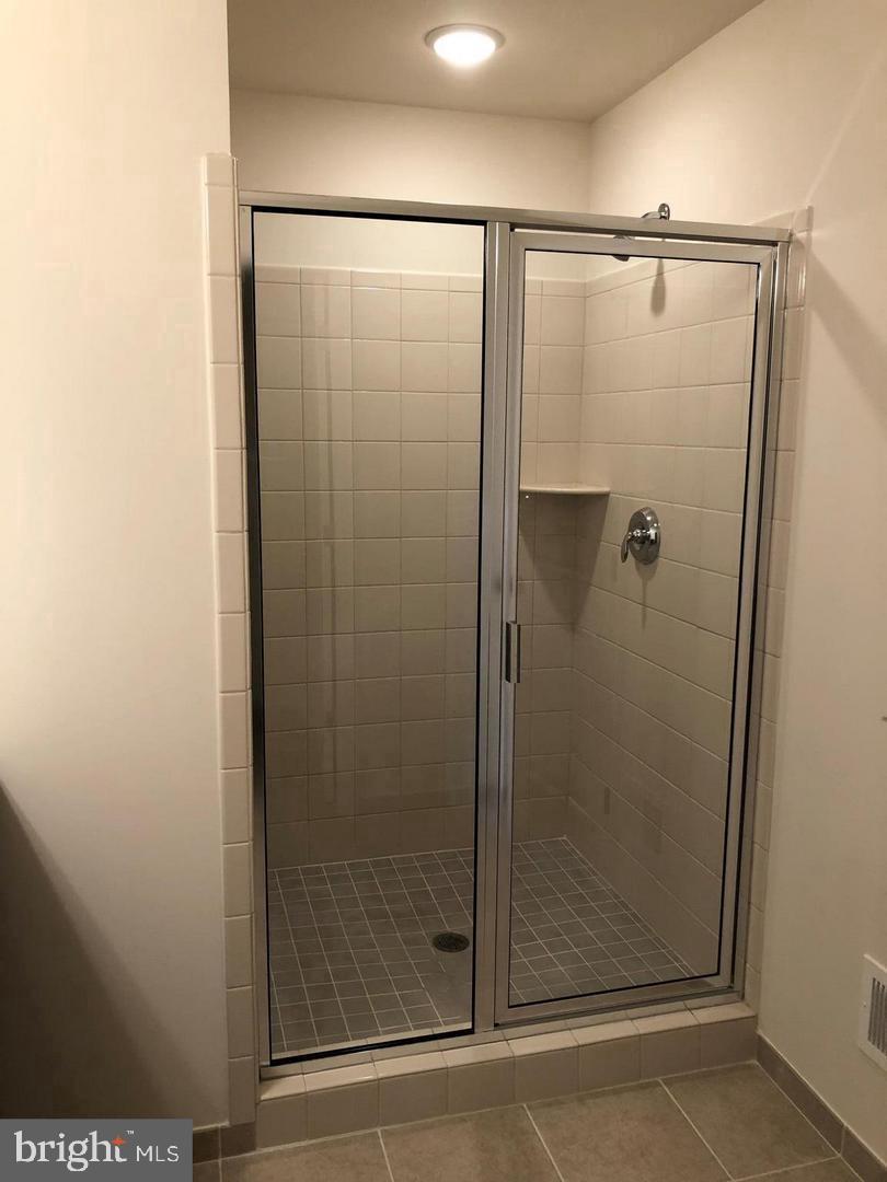 GLASCOCK FIELD AT STONE RIDGE - Residential Lease