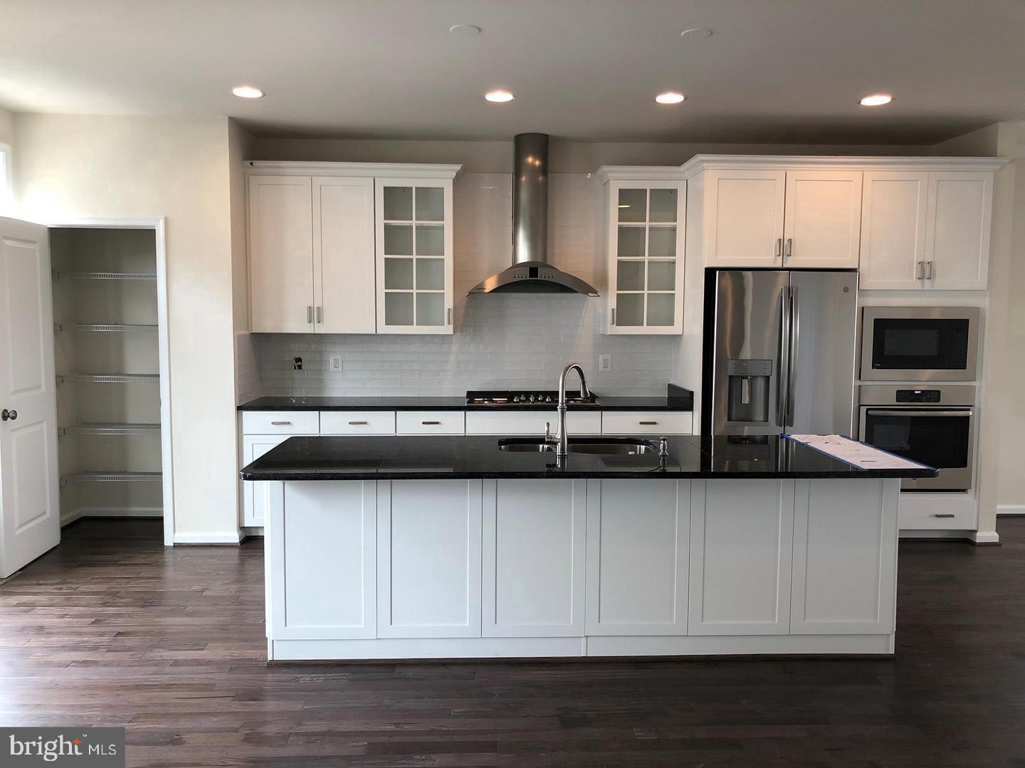 GLASCOCK FIELD AT STONE RIDGE - Residential Lease