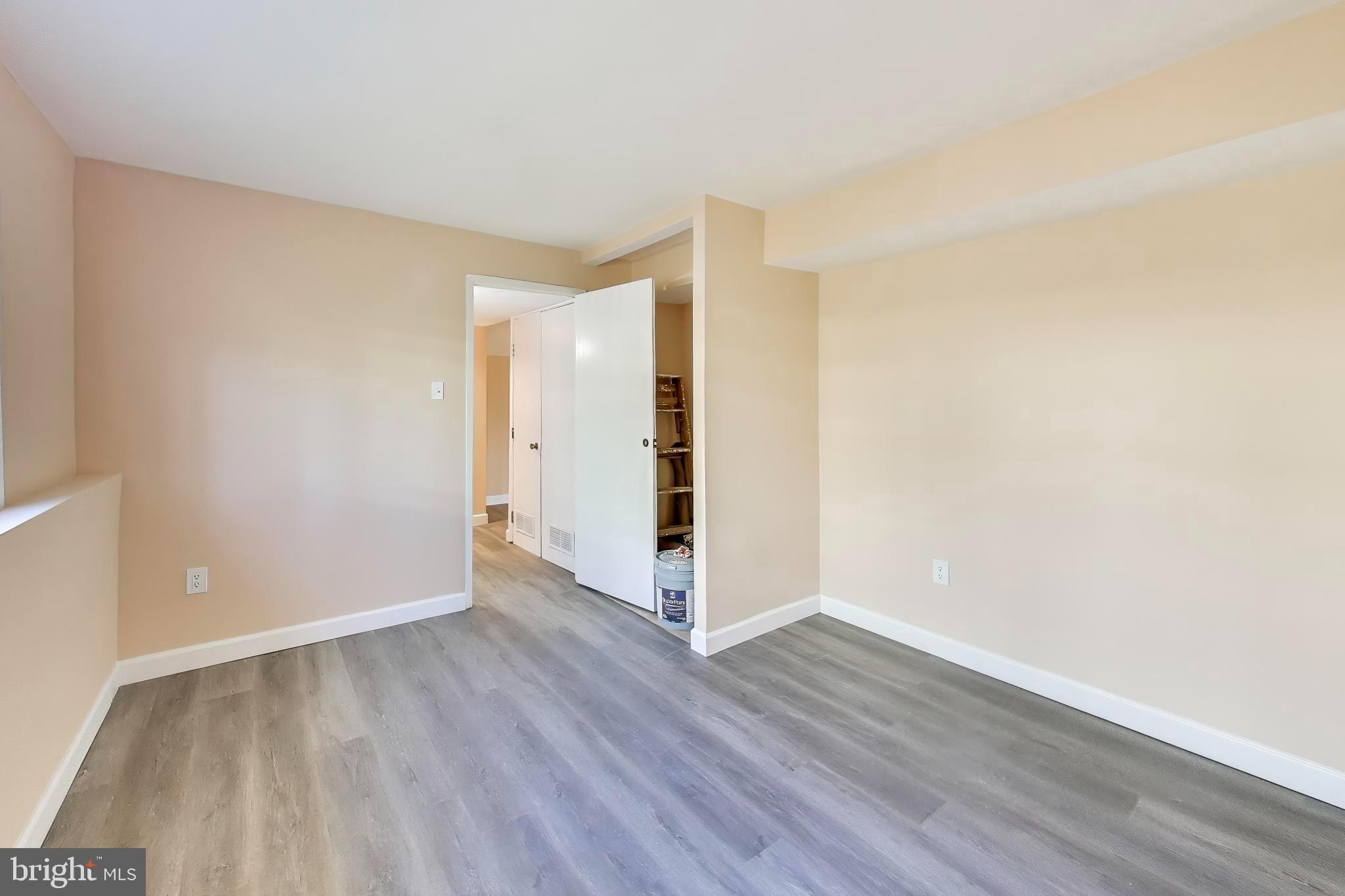 LONG REACH - Residential