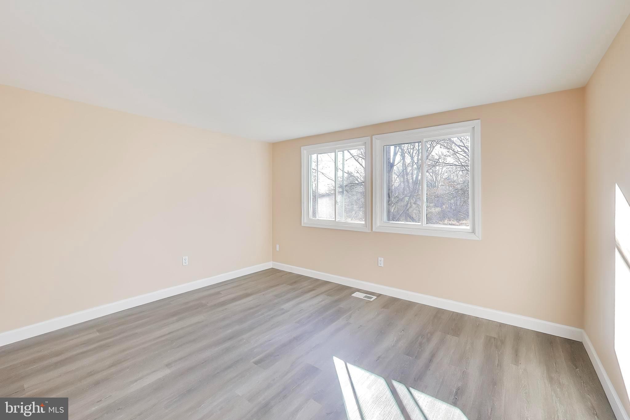 LONG REACH - Residential