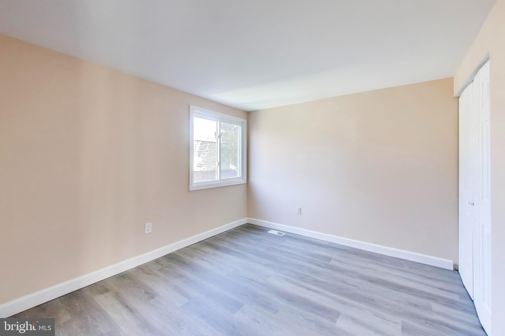 LONG REACH - Residential