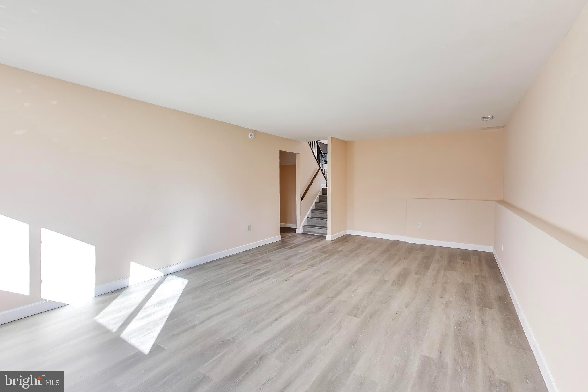 LONG REACH - Residential