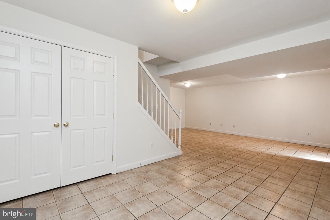 SNOW HILL MANOR - Residential