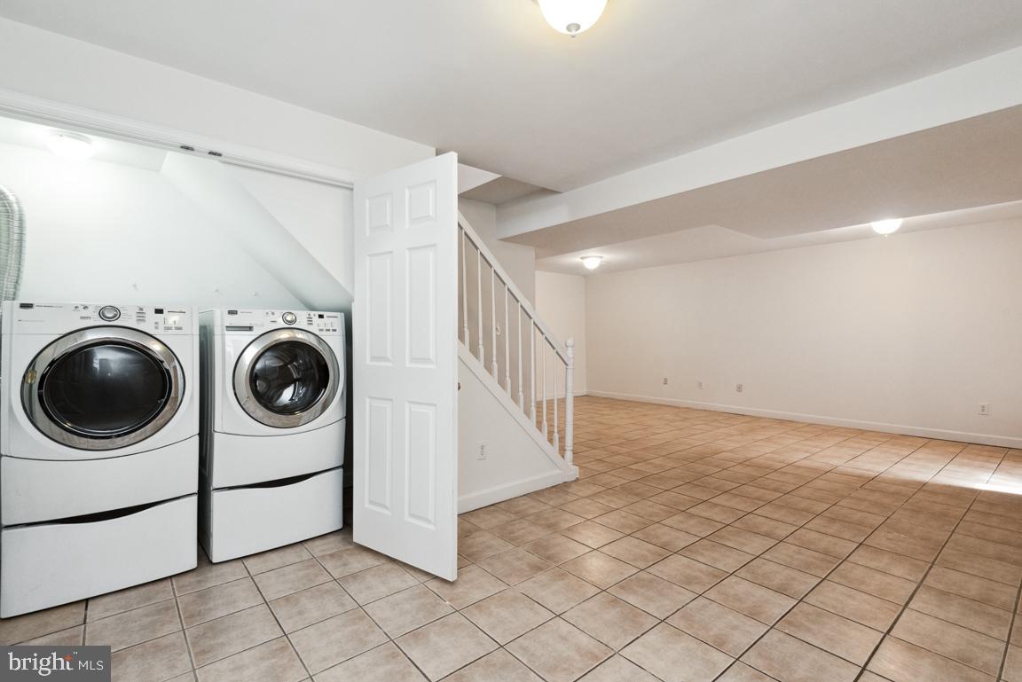 SNOW HILL MANOR - Residential