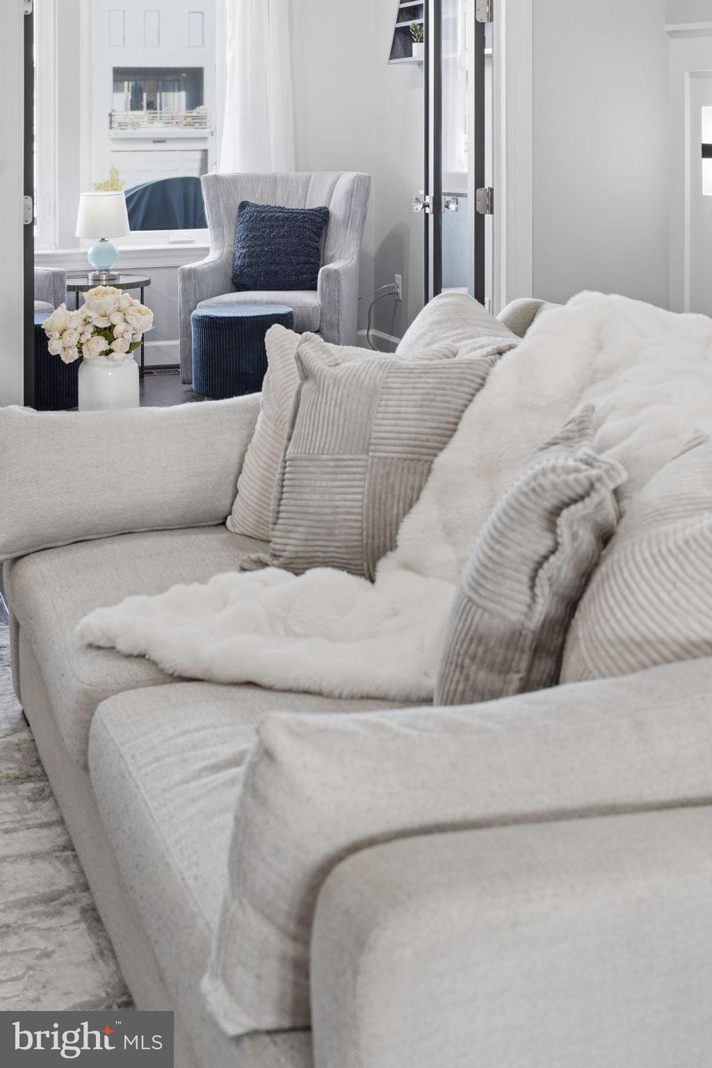 ONE LOUDOUN - Residential