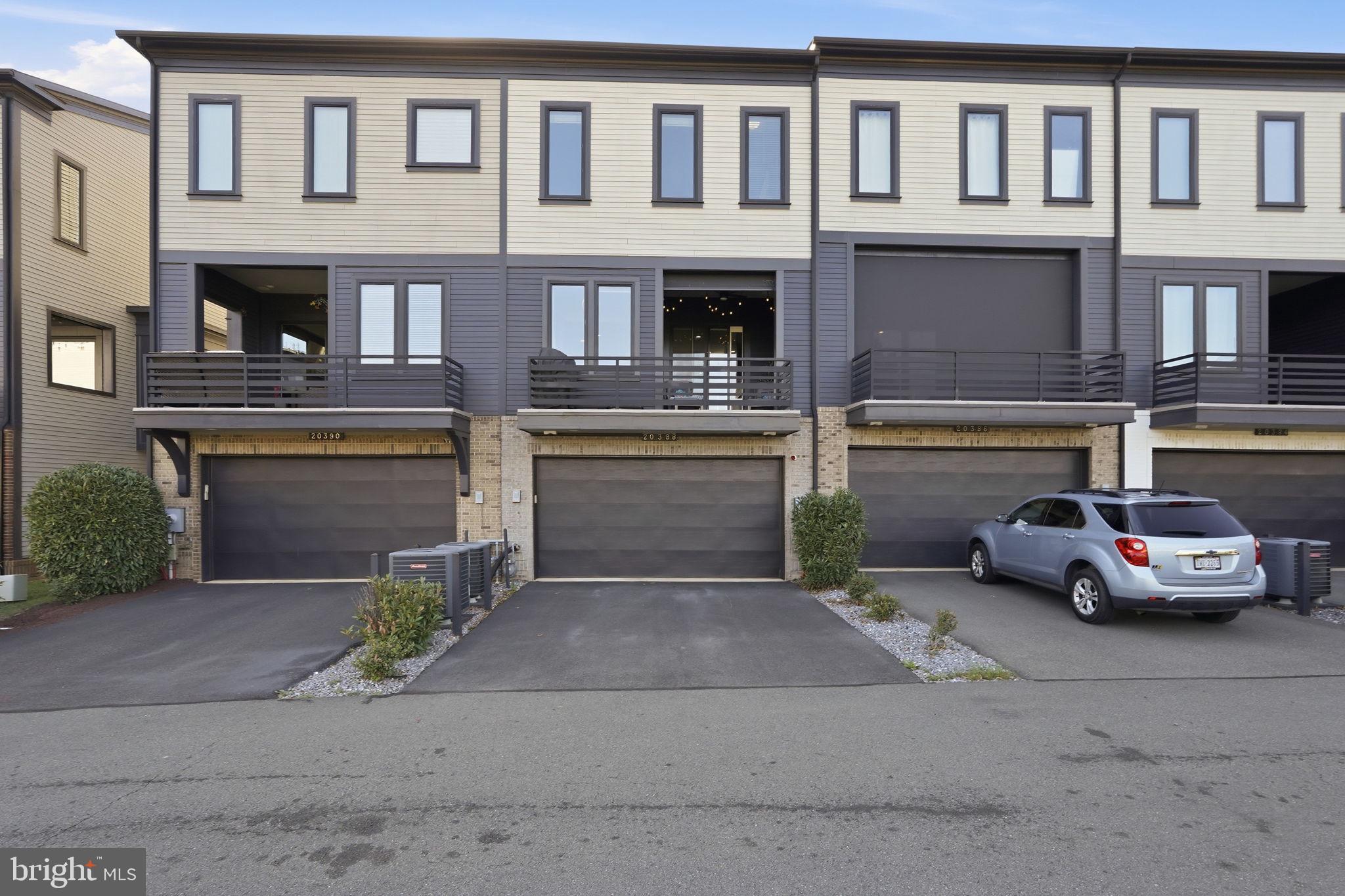 ONE LOUDOUN - Residential