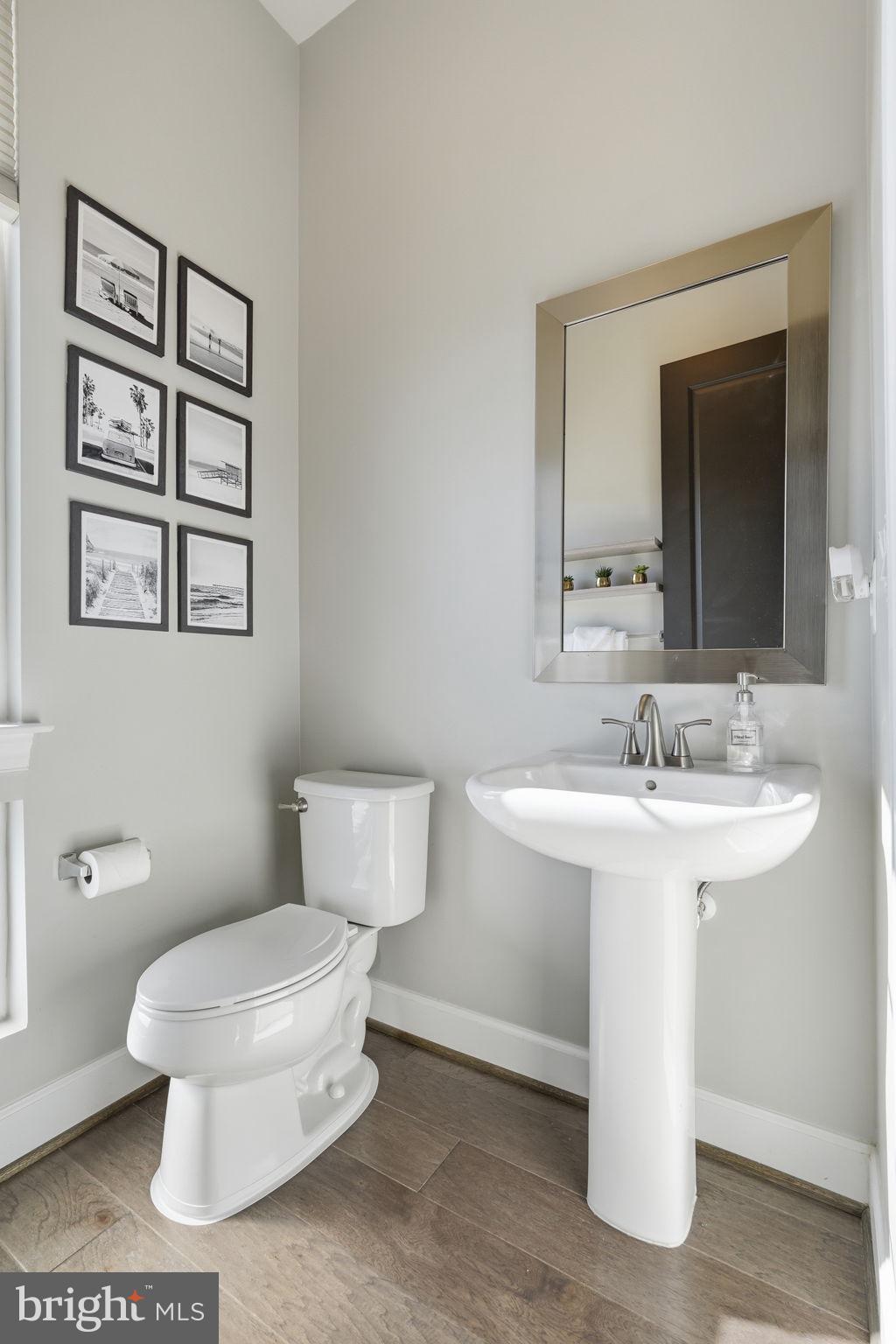 ONE LOUDOUN - Residential