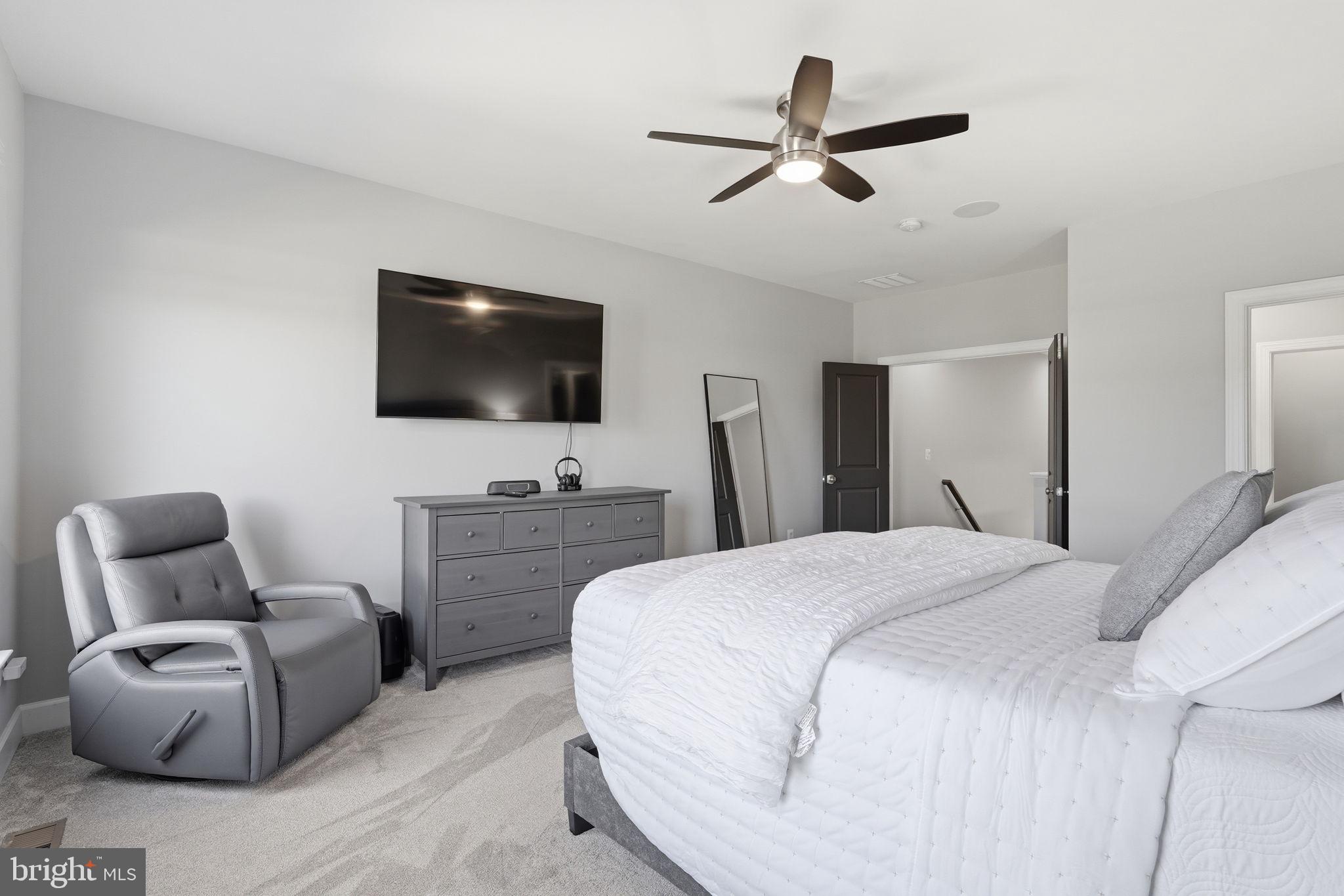 ONE LOUDOUN - Residential