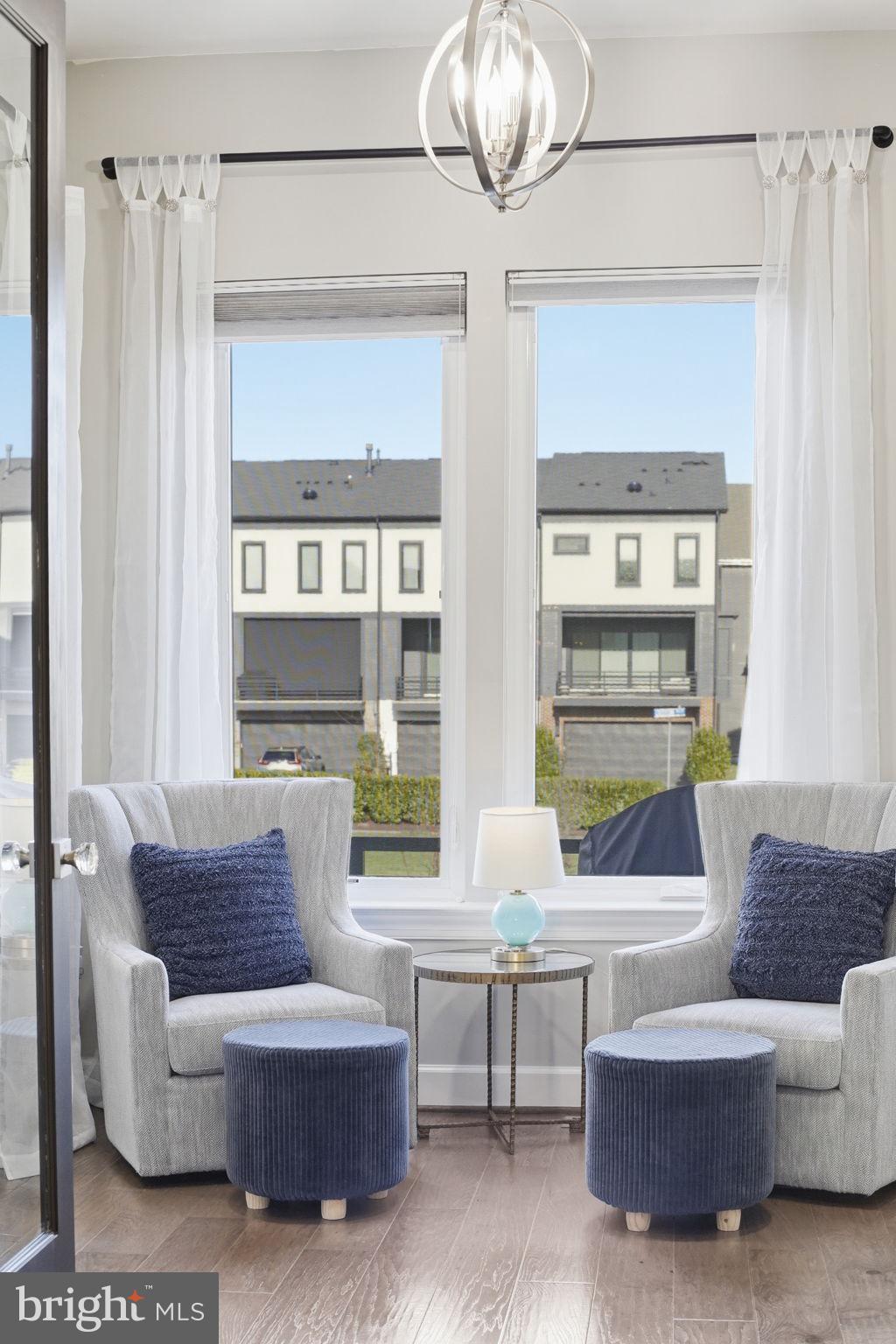 ONE LOUDOUN - Residential