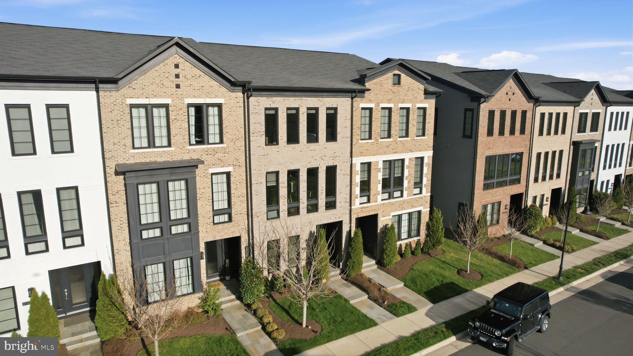 ONE LOUDOUN - Residential