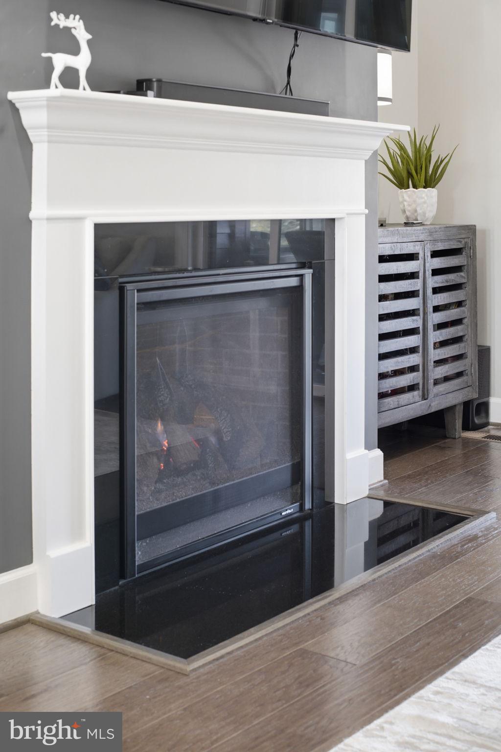 ONE LOUDOUN - Residential