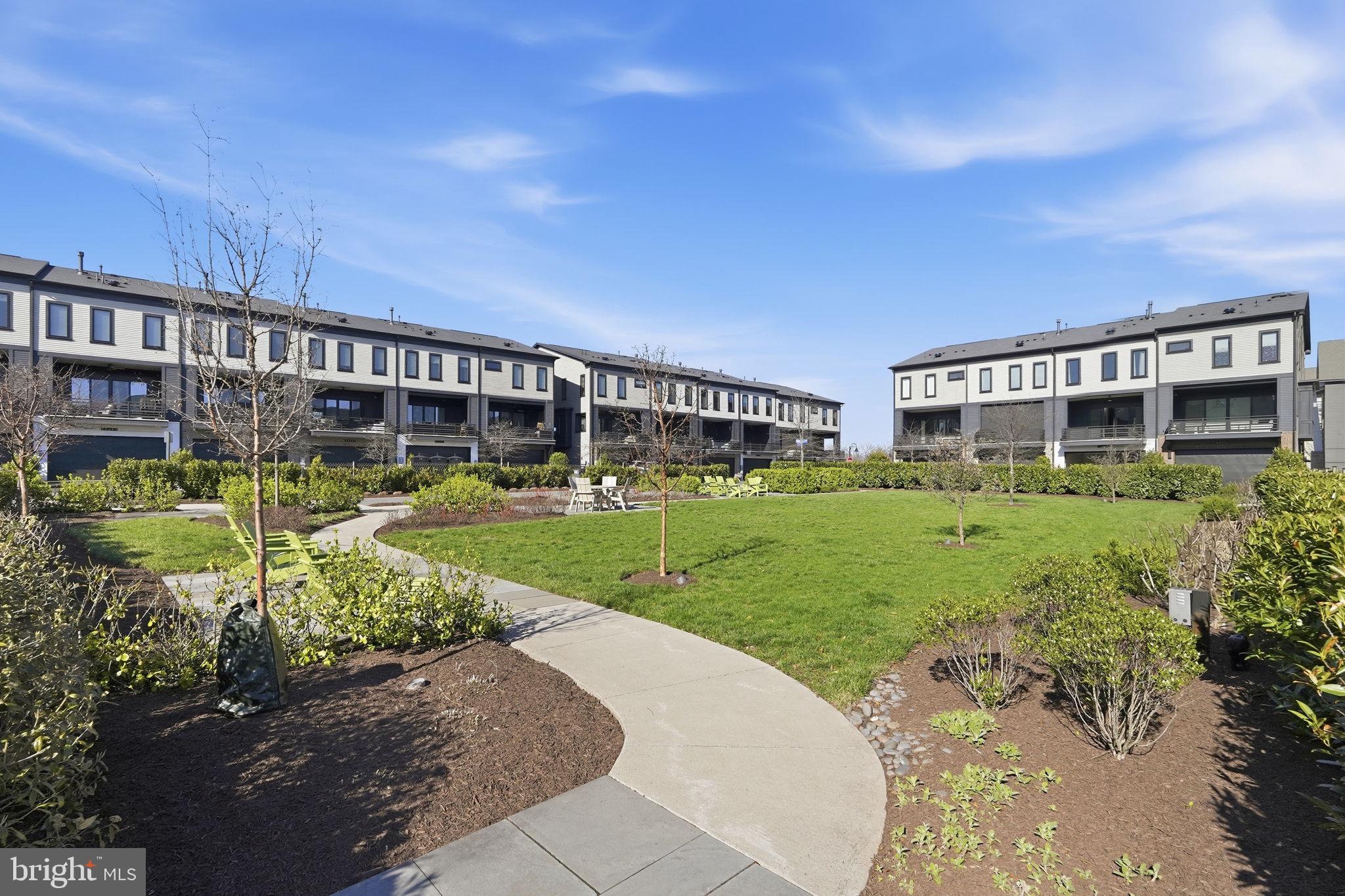 ONE LOUDOUN - Residential