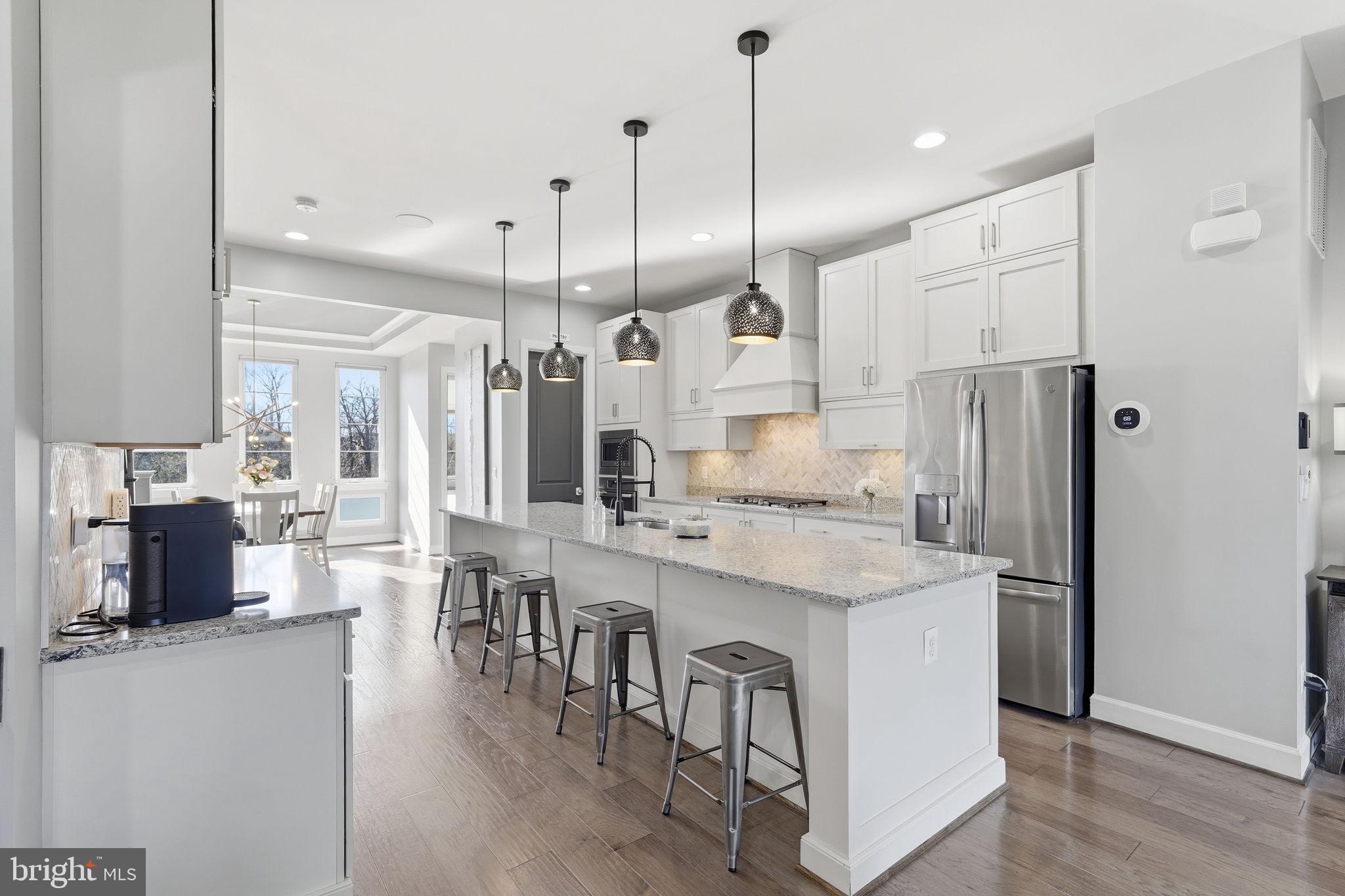 ONE LOUDOUN - Residential