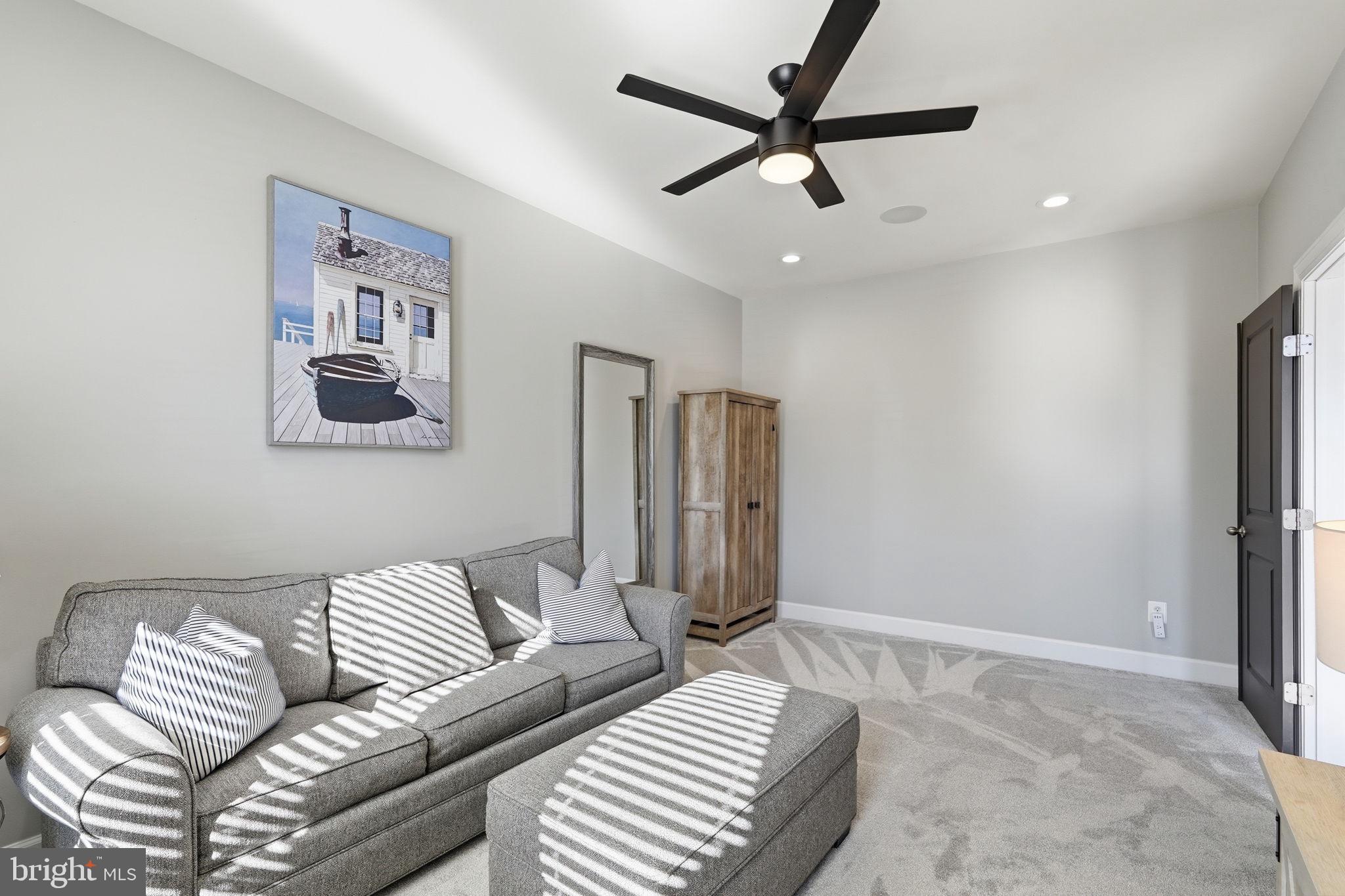 ONE LOUDOUN - Residential