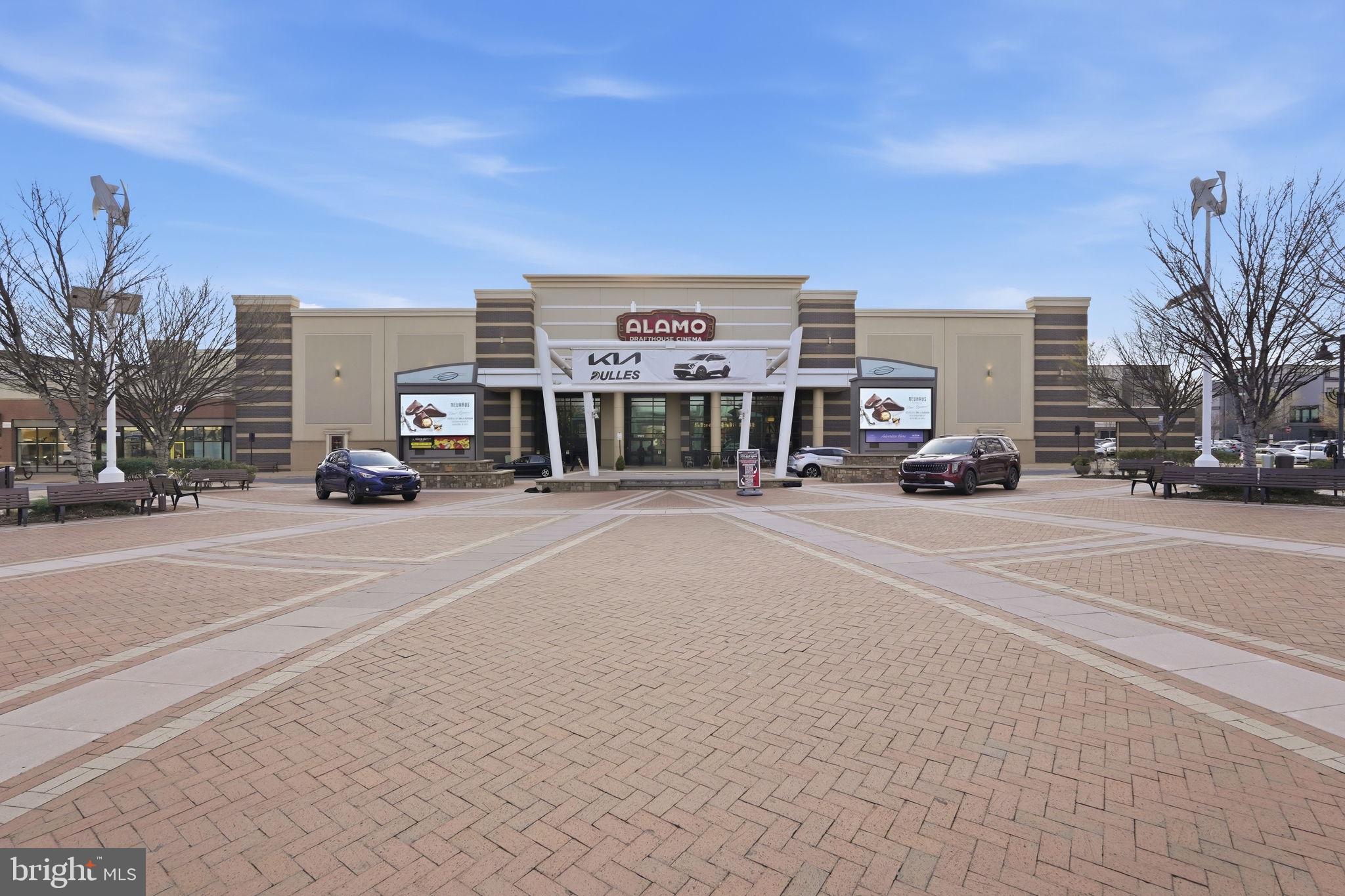 ONE LOUDOUN - Residential