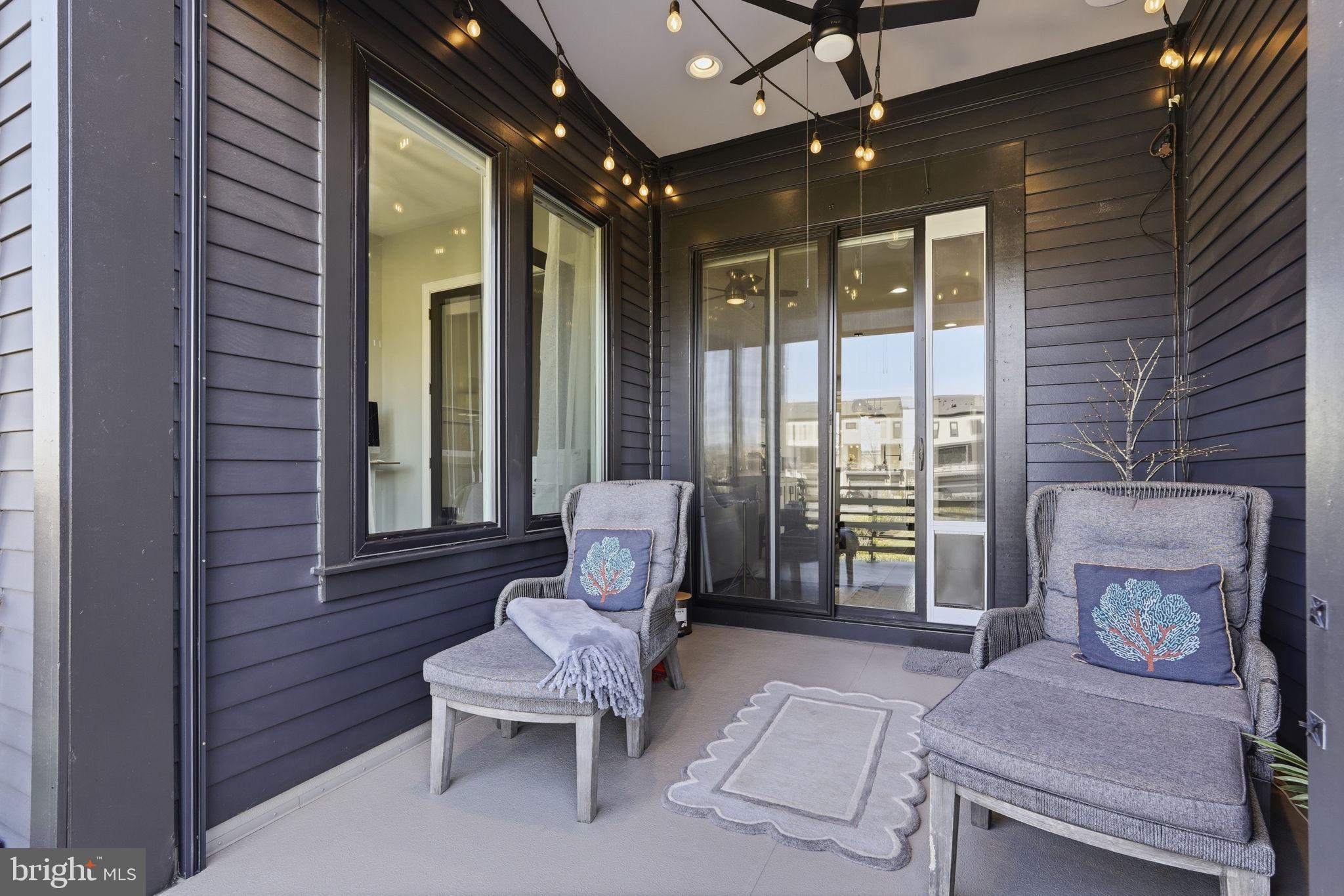 ONE LOUDOUN - Residential