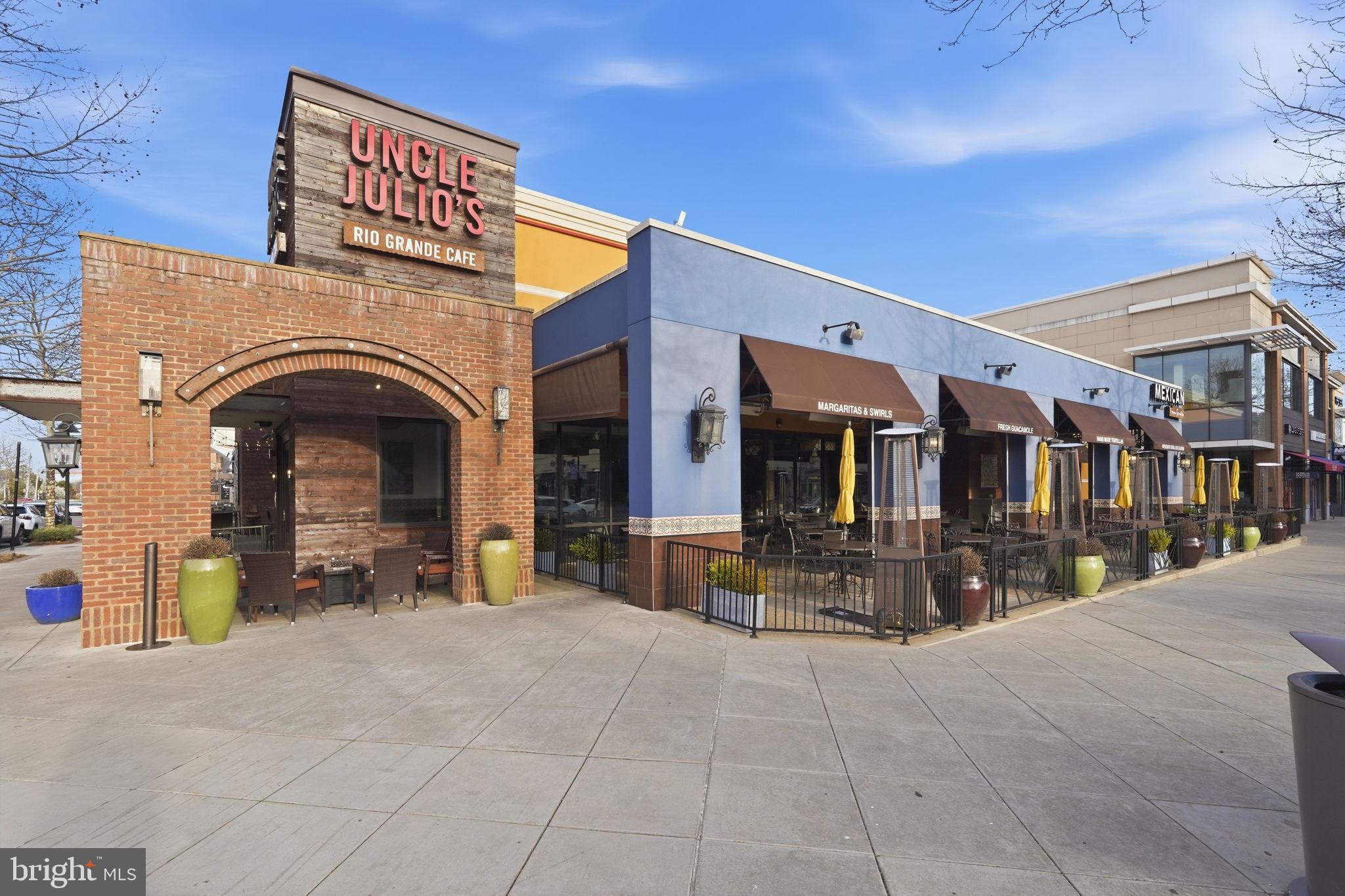 ONE LOUDOUN - Residential