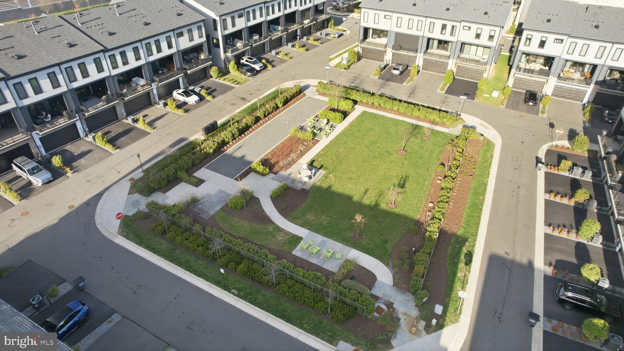 ONE LOUDOUN - Residential