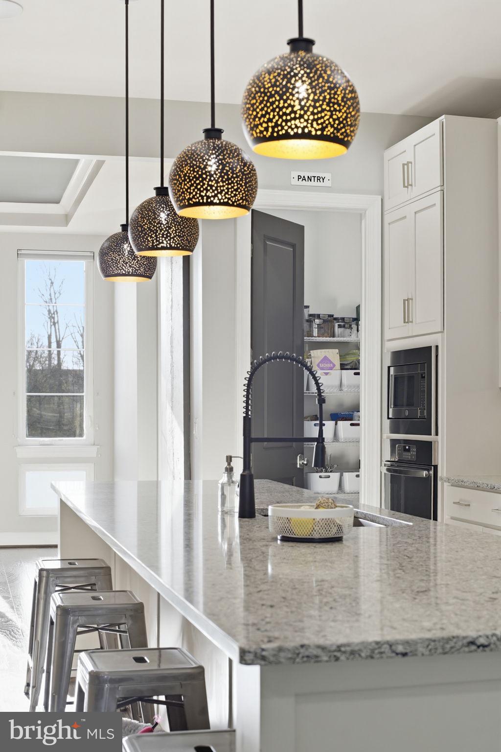 ONE LOUDOUN - Residential