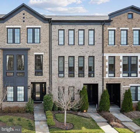 20388 ROSLINDALE DRIVE ASHBURN VA 20147