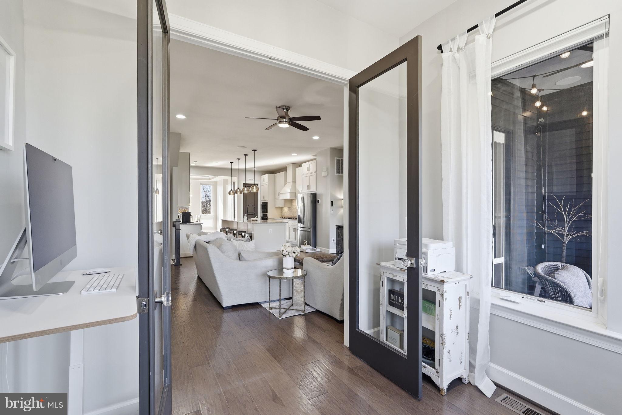 ONE LOUDOUN - Residential