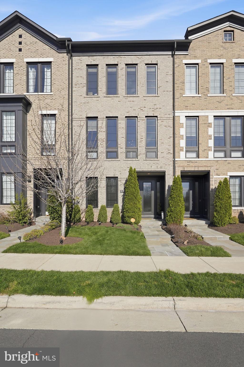 ONE LOUDOUN - Residential