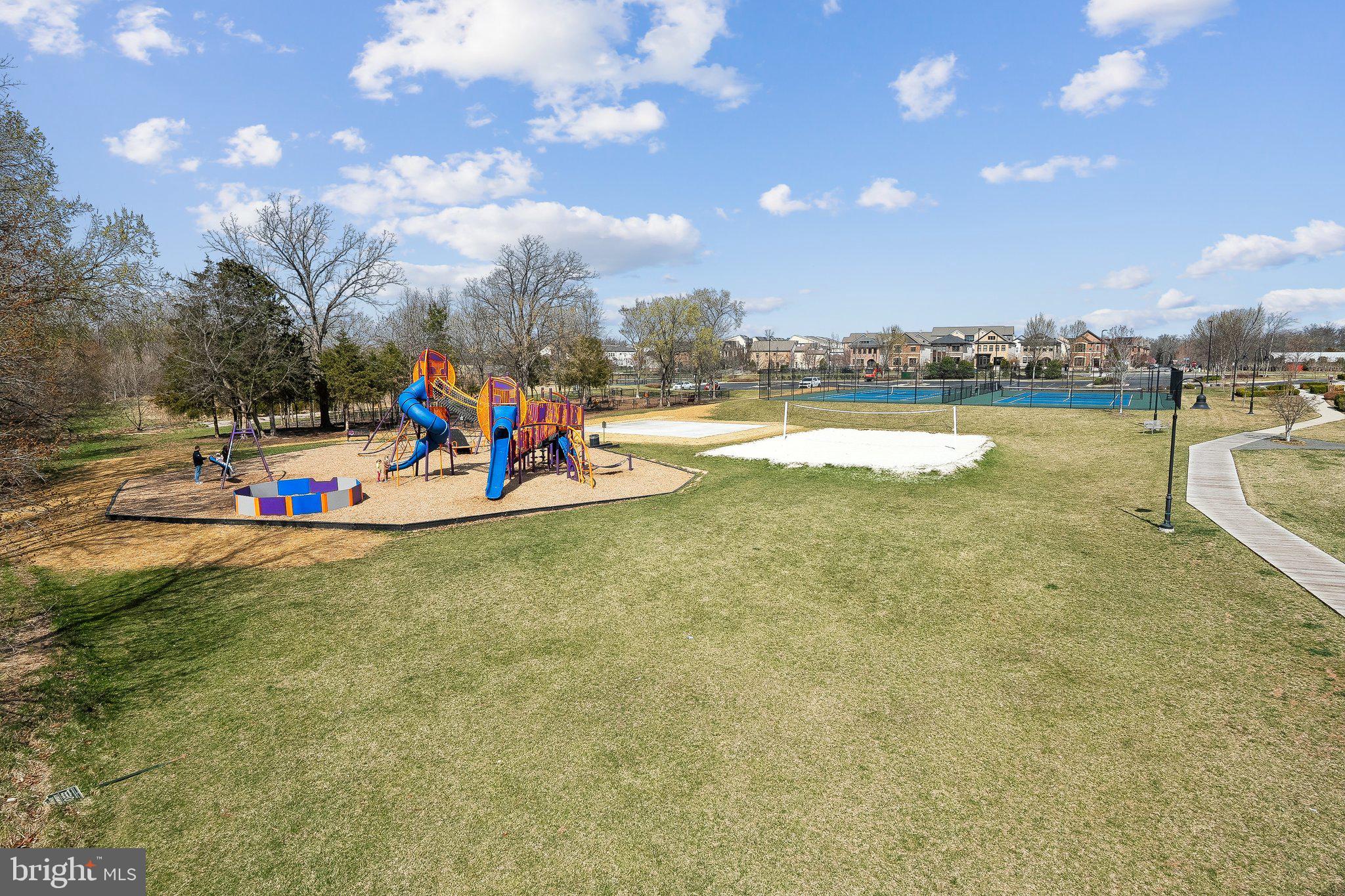 ONE LOUDOUN - Residential