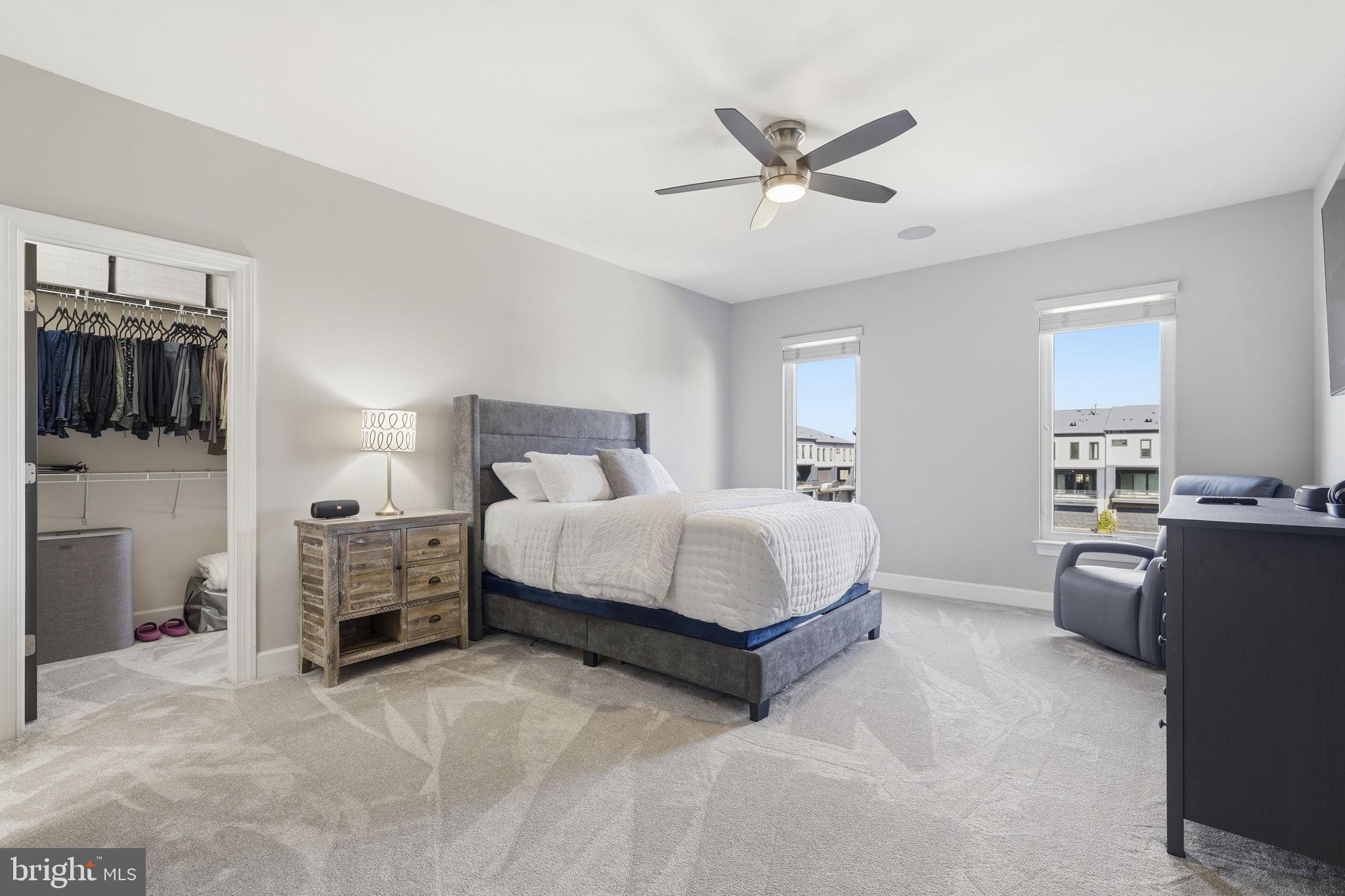 ONE LOUDOUN - Residential