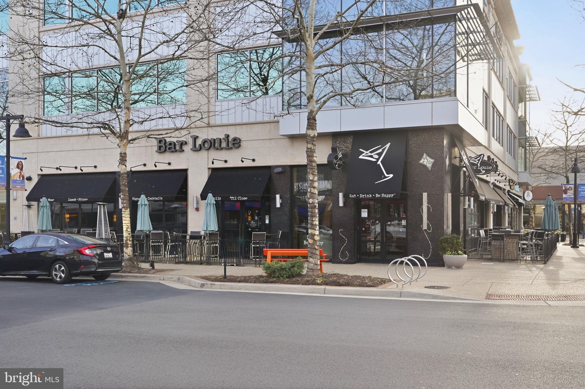 ONE LOUDOUN - Residential