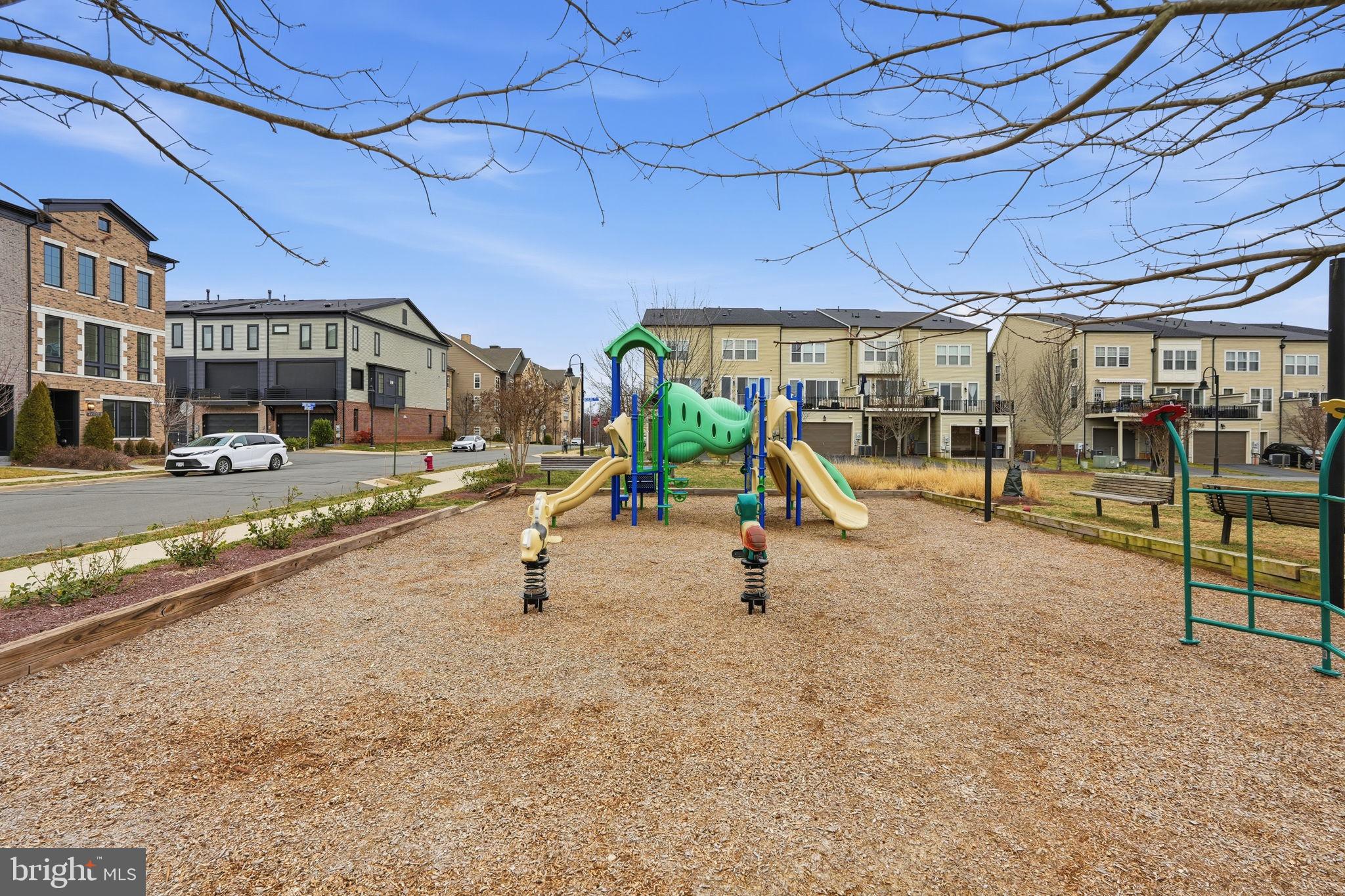 ONE LOUDOUN - Residential