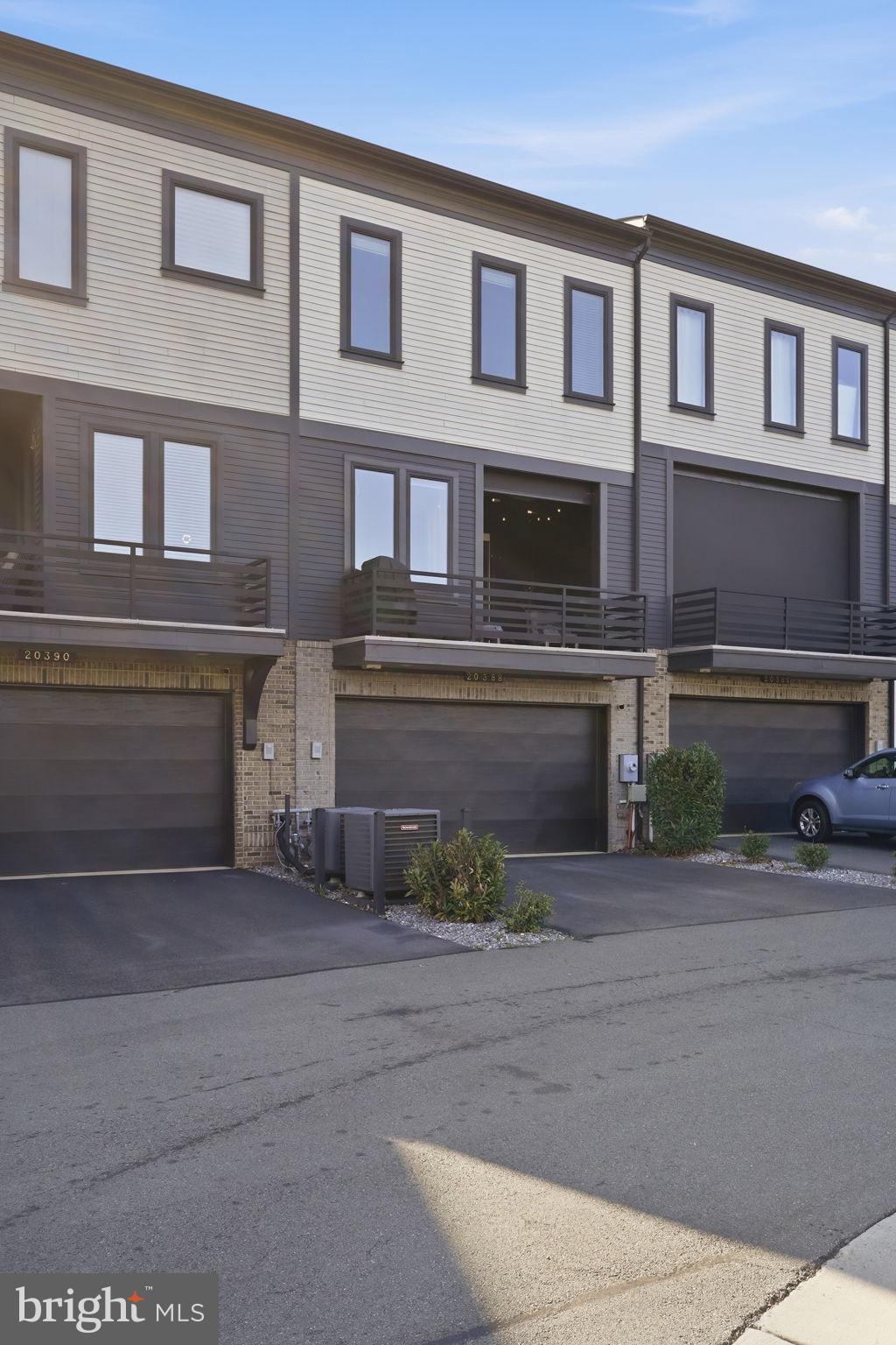 ONE LOUDOUN - Residential