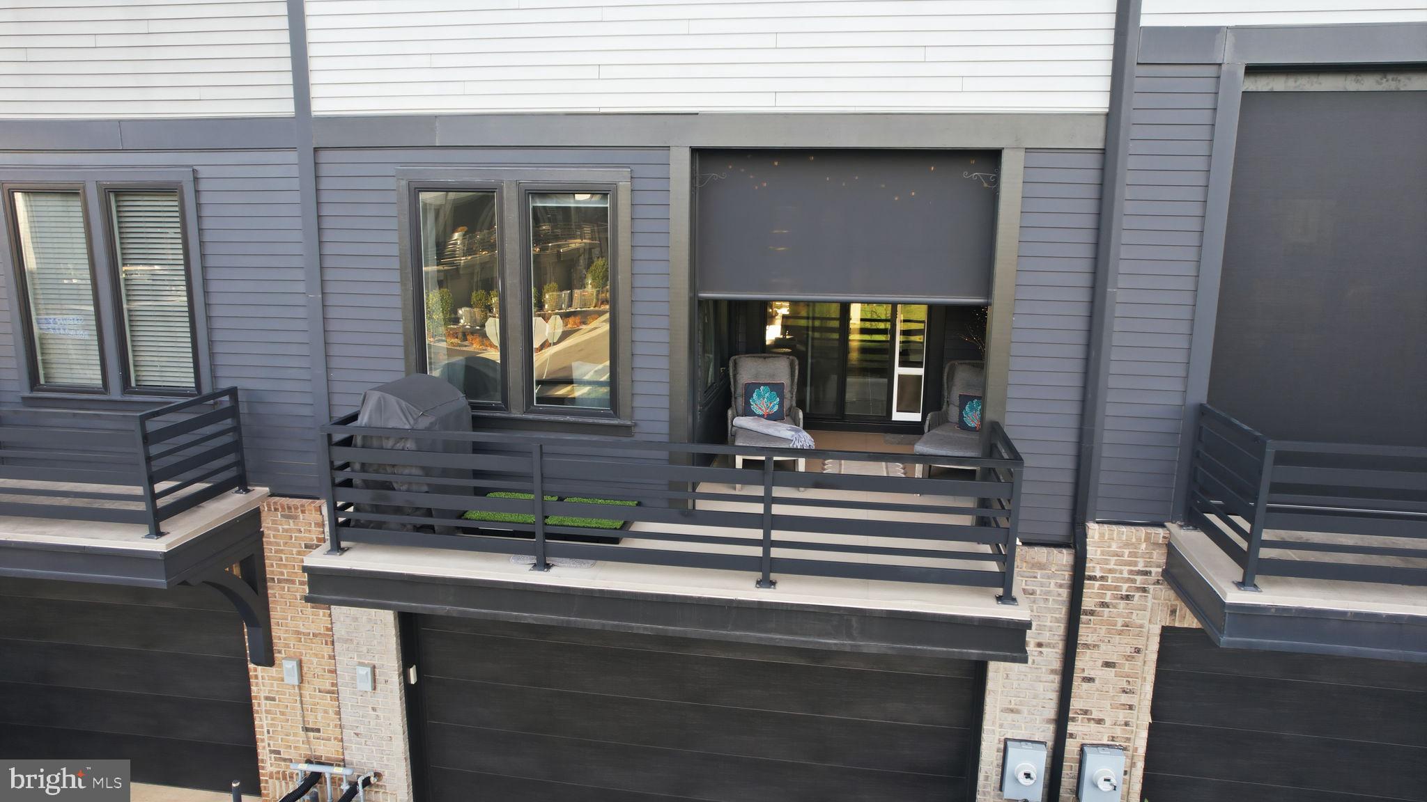 ONE LOUDOUN - Residential