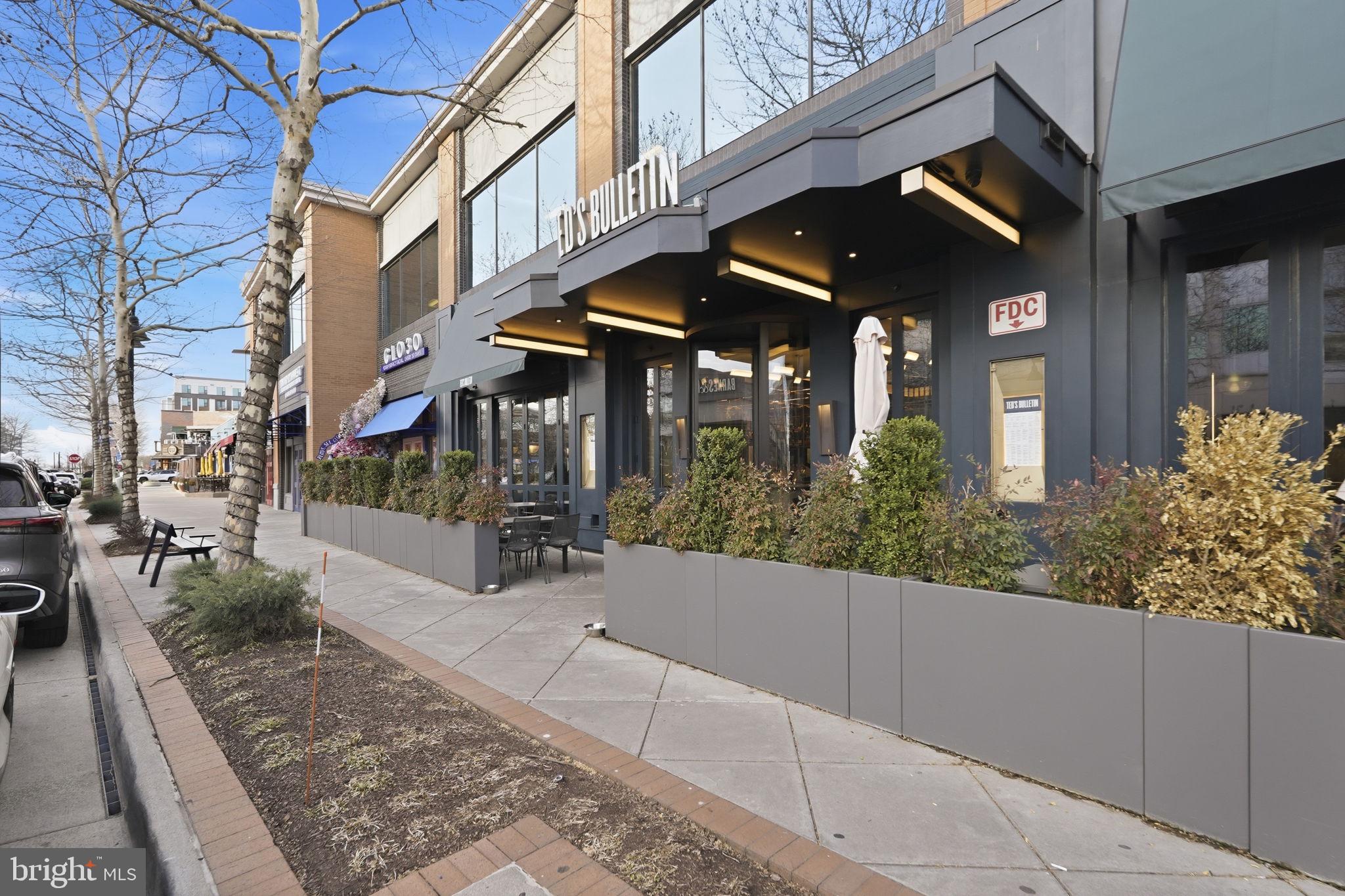 ONE LOUDOUN - Residential