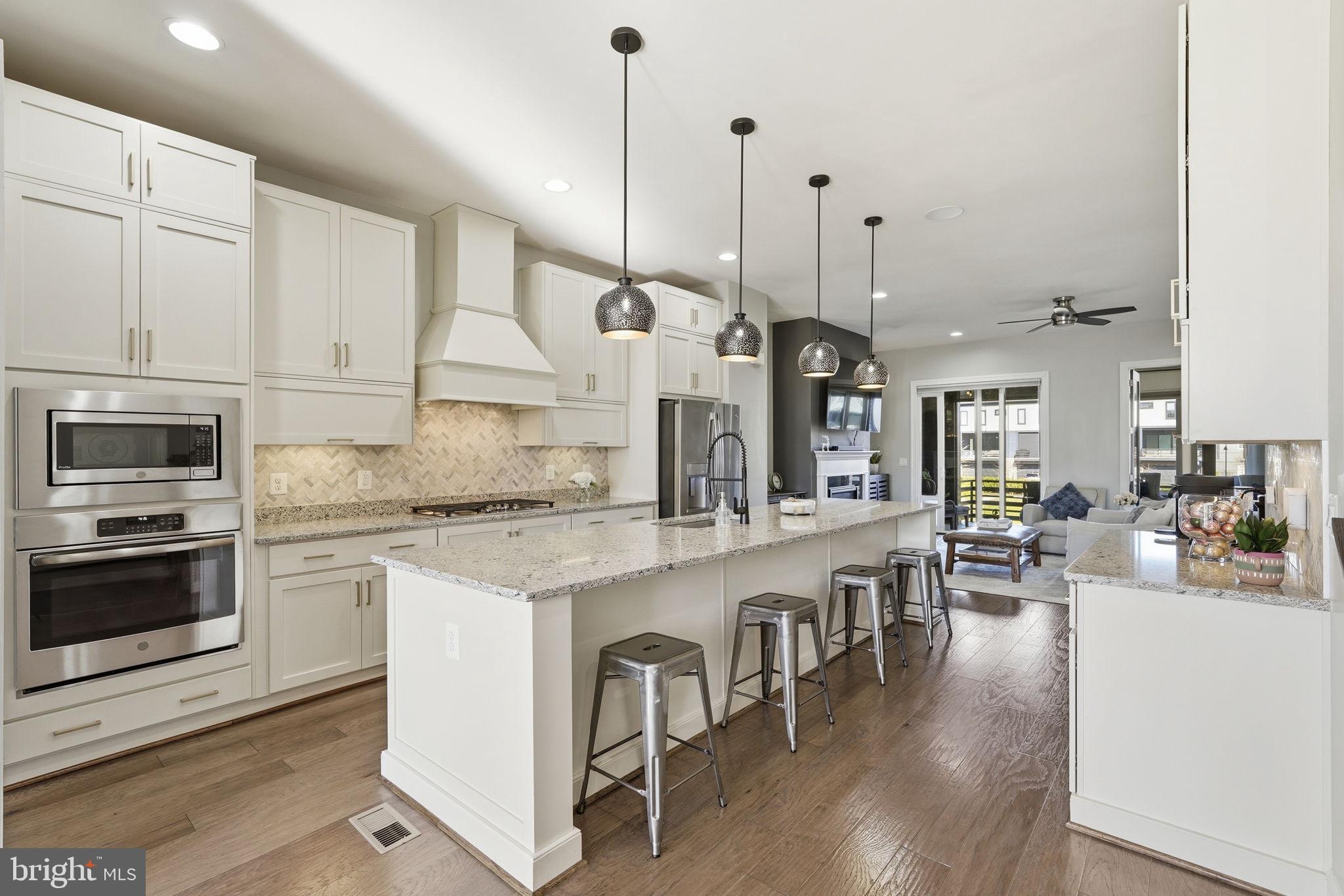 ONE LOUDOUN - Residential