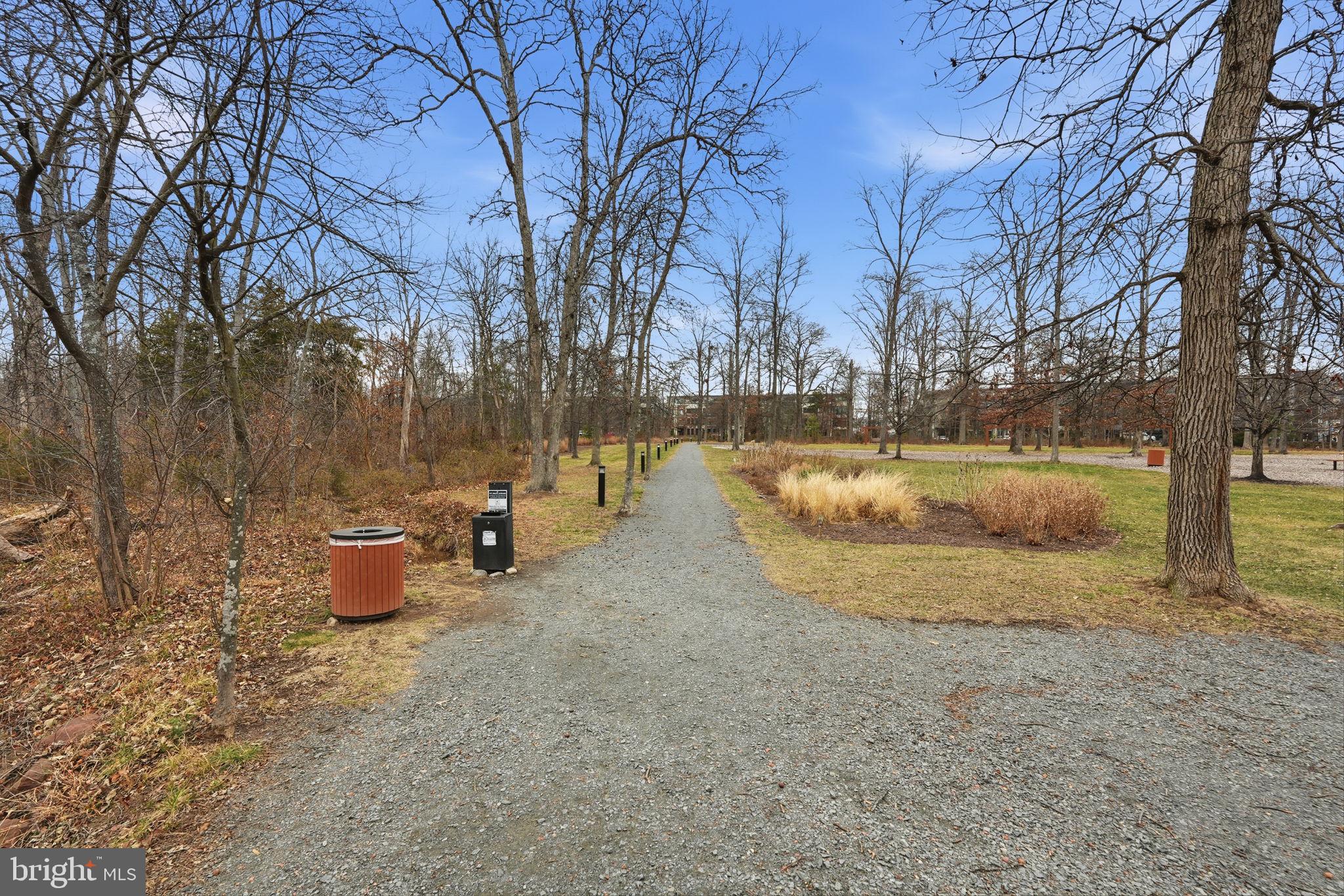 ONE LOUDOUN - Residential