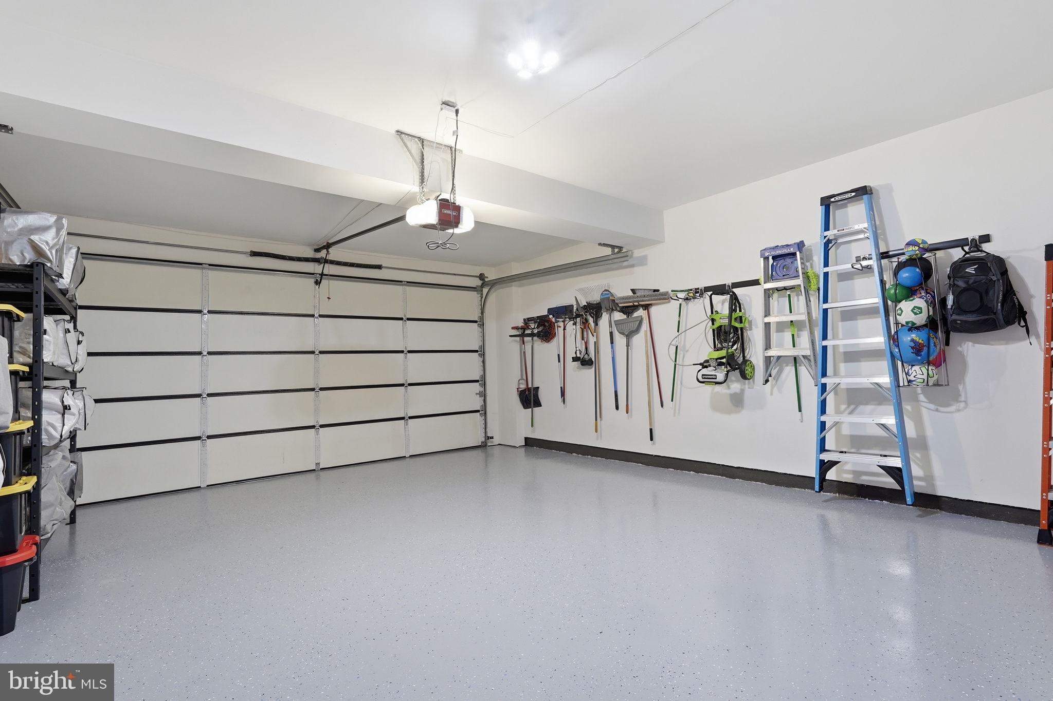 ONE LOUDOUN - Residential