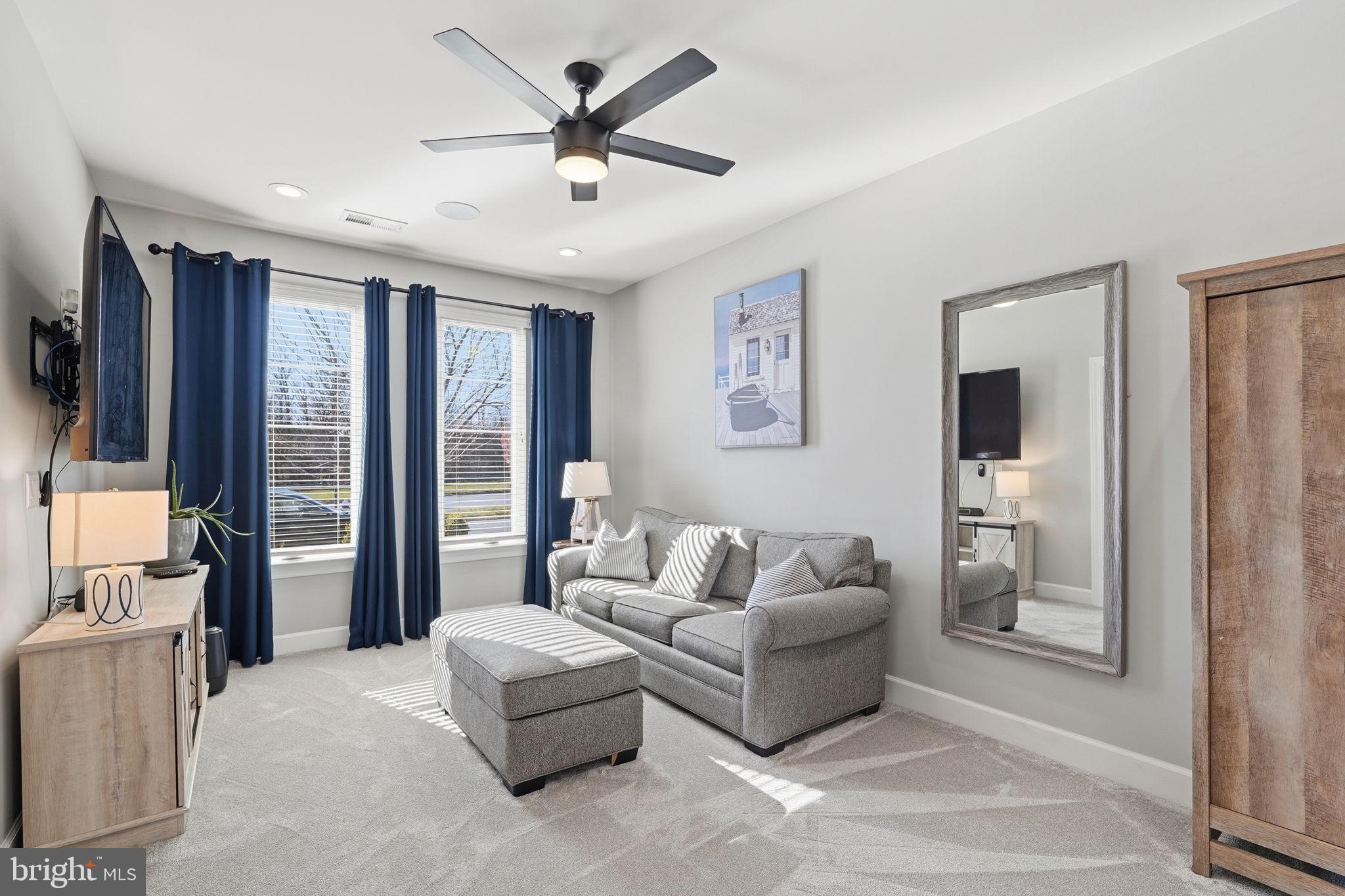 ONE LOUDOUN - Residential