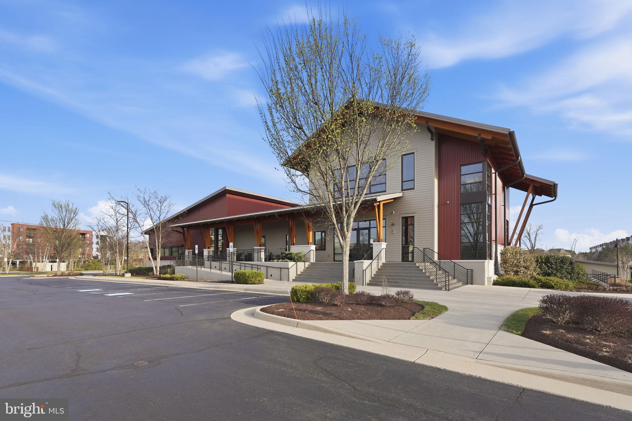 ONE LOUDOUN - Residential