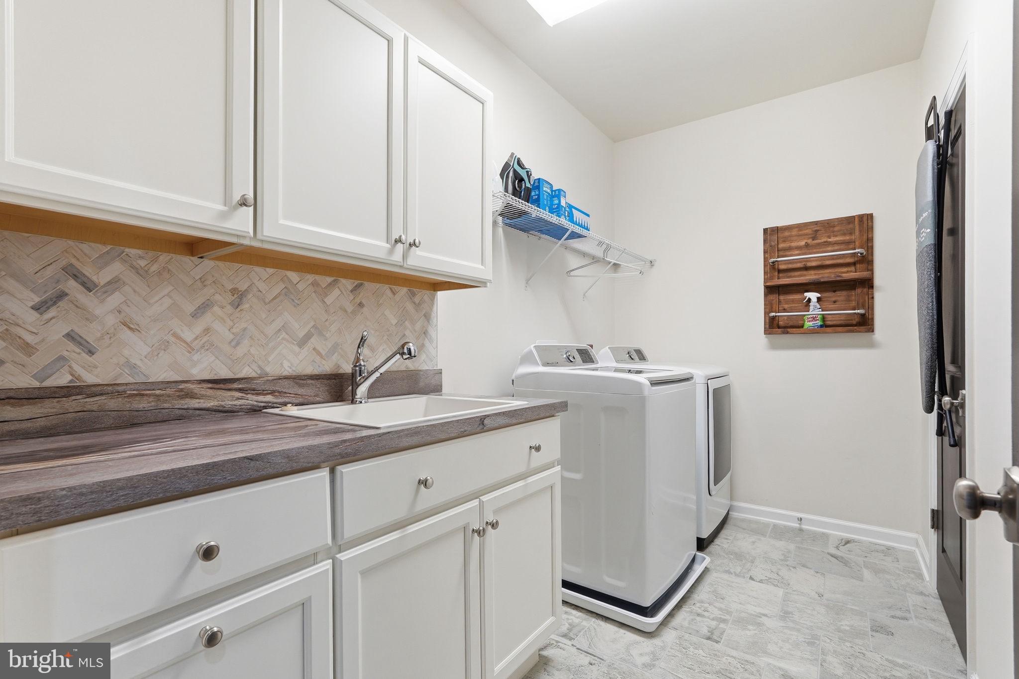 ONE LOUDOUN - Residential