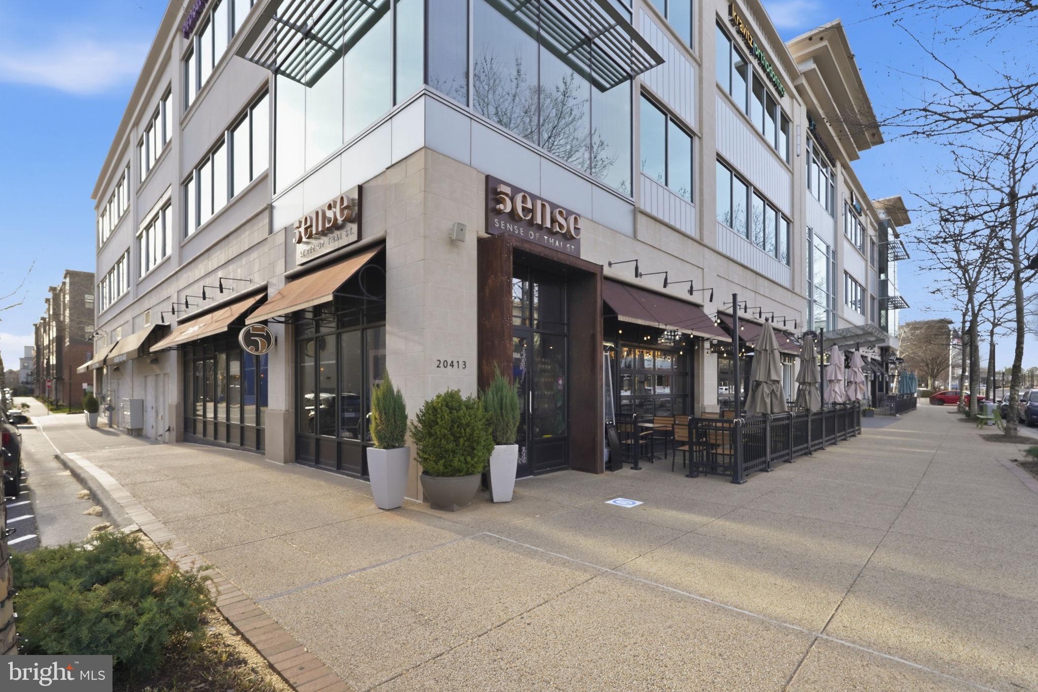 ONE LOUDOUN - Residential