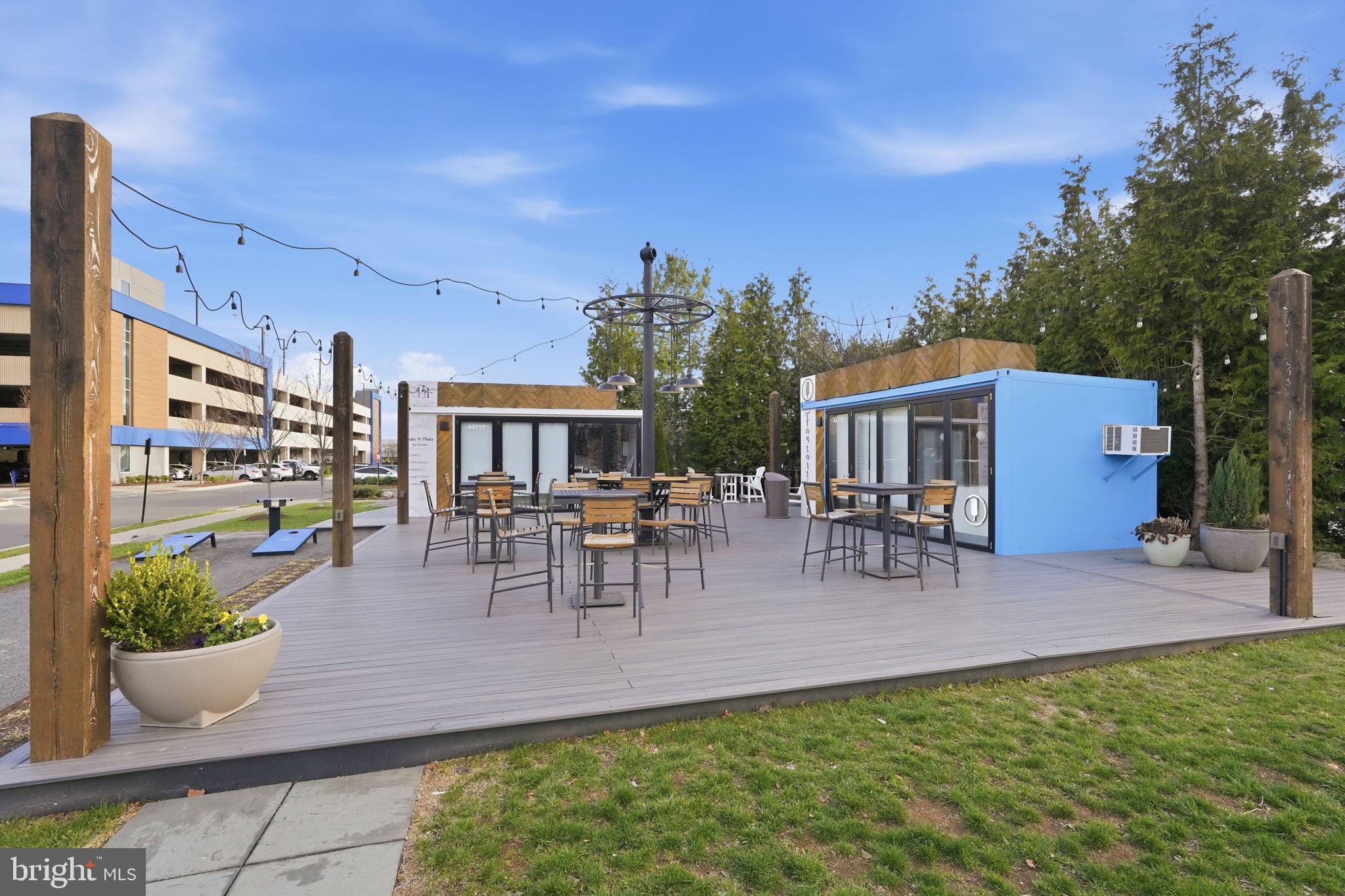 ONE LOUDOUN - Residential