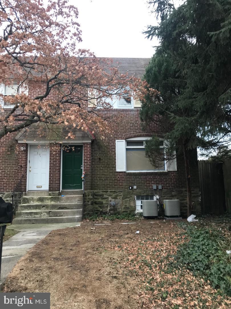 Welcome home to this beautifully updated 2-bedroom, 1-bathroom duplex apartment! Located on the top floor, this unit features plenty of natural light and modern updates throughout.
✔️ Shared basement with private entrances for each tenant
✔️ Laundry hookups available in the basement
✔️ Freshly renovated, move-in ready!
Rental Details
Rent: $1,100/month
Move-in costs: First month, last month, and security deposit
Application fee: $50 (credit & background check required)
Income requirement: 3x monthly rent
Good credit required, no prior evictions
Utilities:
1st Floor Tenant: Basement heat & air conditioning
2nd Floor Tenant (this unit): Basement electric & water for washer/dryer use
No outside washer/dryer use permitted.
Pet Policy: No pets allowed unless approved by the owner (with an additional month’s security deposit).