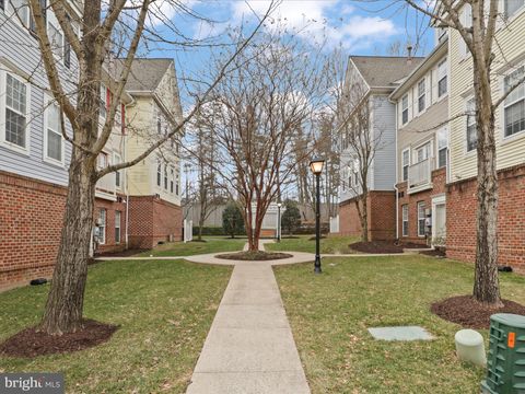 Condo For Sale - 8065 Nicosh Circle Lane #55<br/> FALLS CHURCH, VA 22042