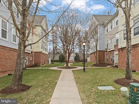 MLS: VAFX2302206