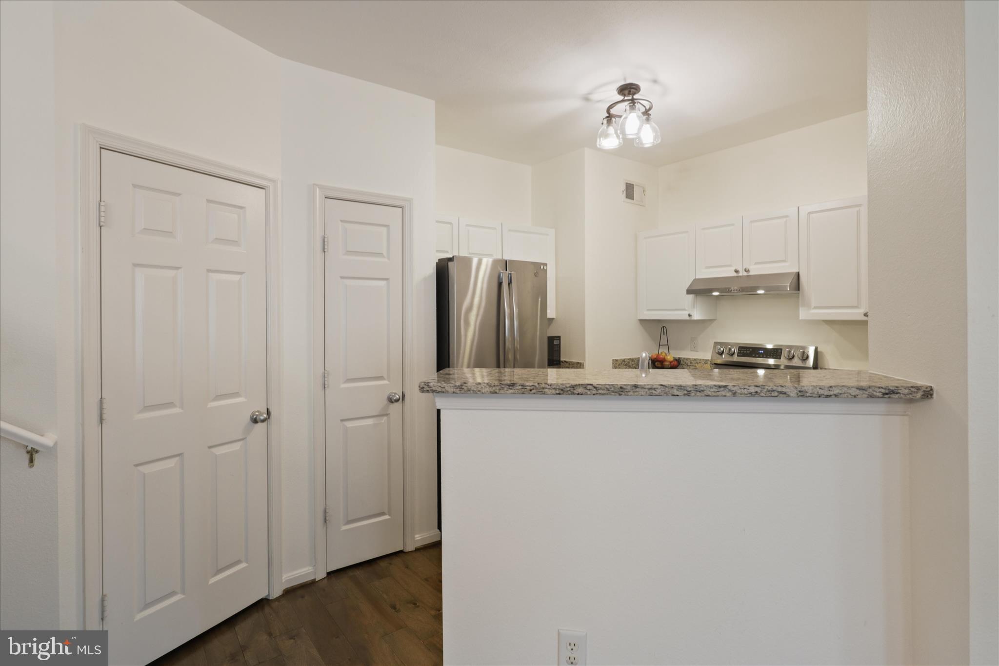 HIGH POINTE AT JEFFERSON - Residential