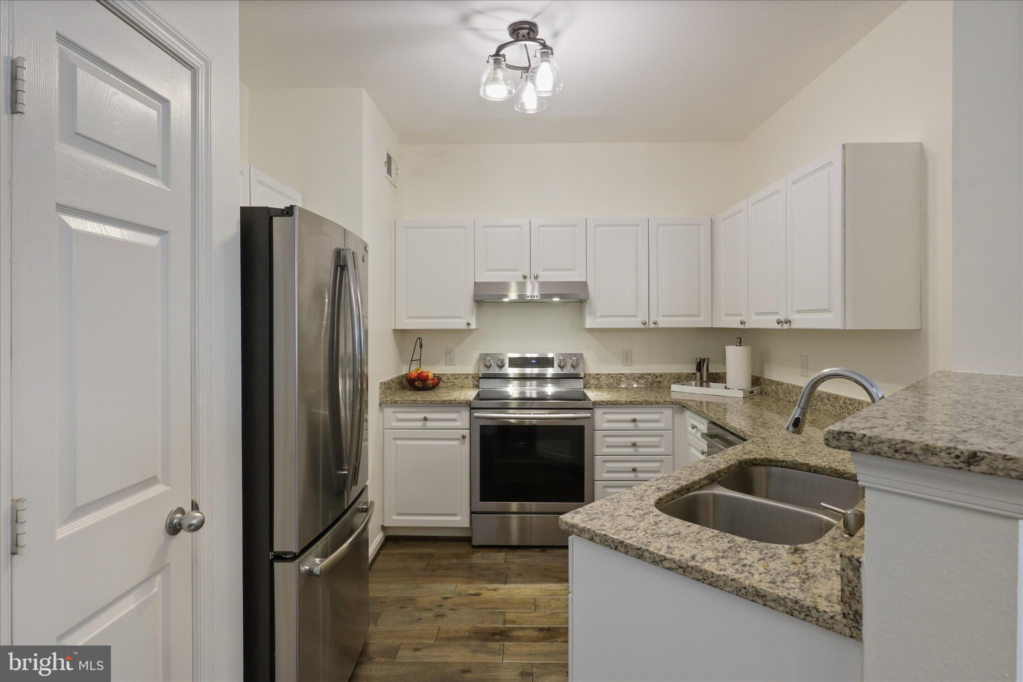 HIGH POINTE AT JEFFERSON - Residential