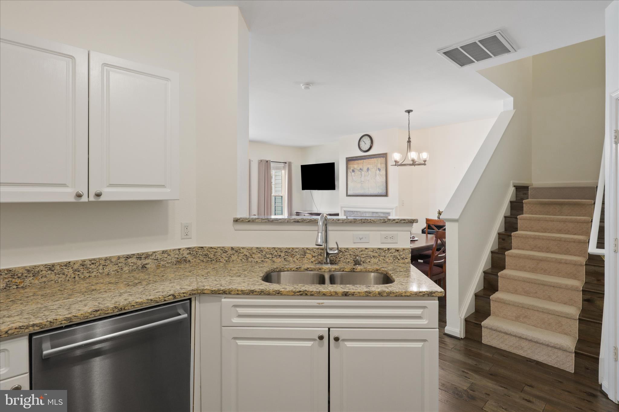 HIGH POINTE AT JEFFERSON - Residential